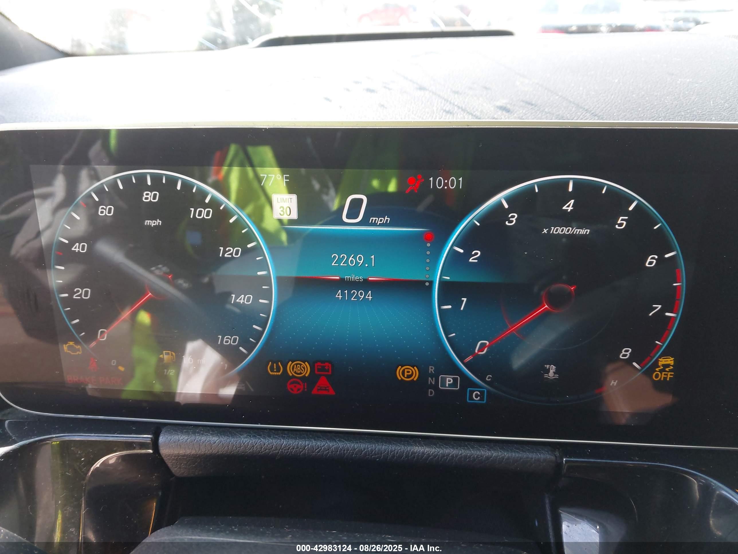 MERCEDES-BENZ GLA image 7