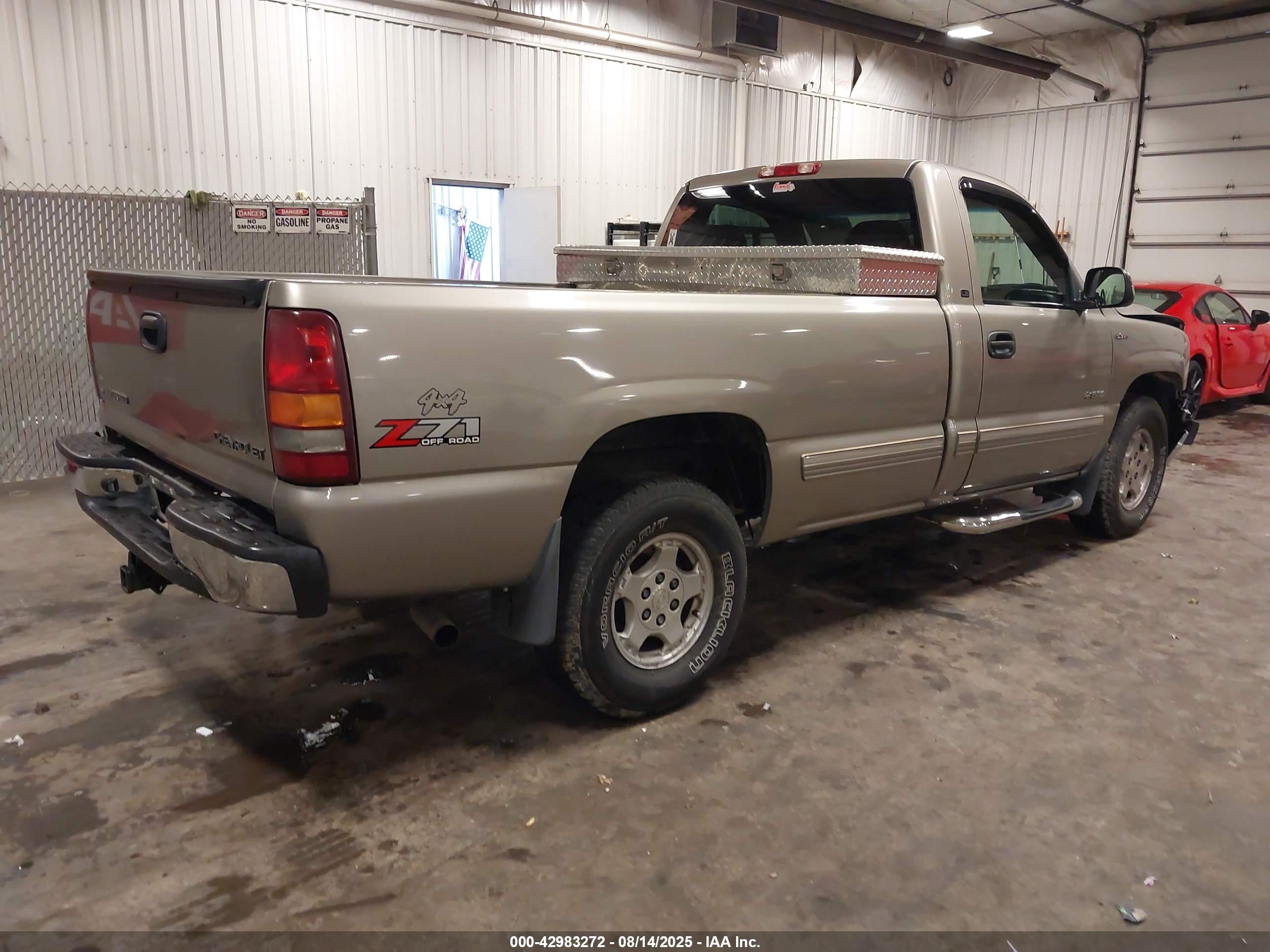 CHEVROLET SILVERADO image 4