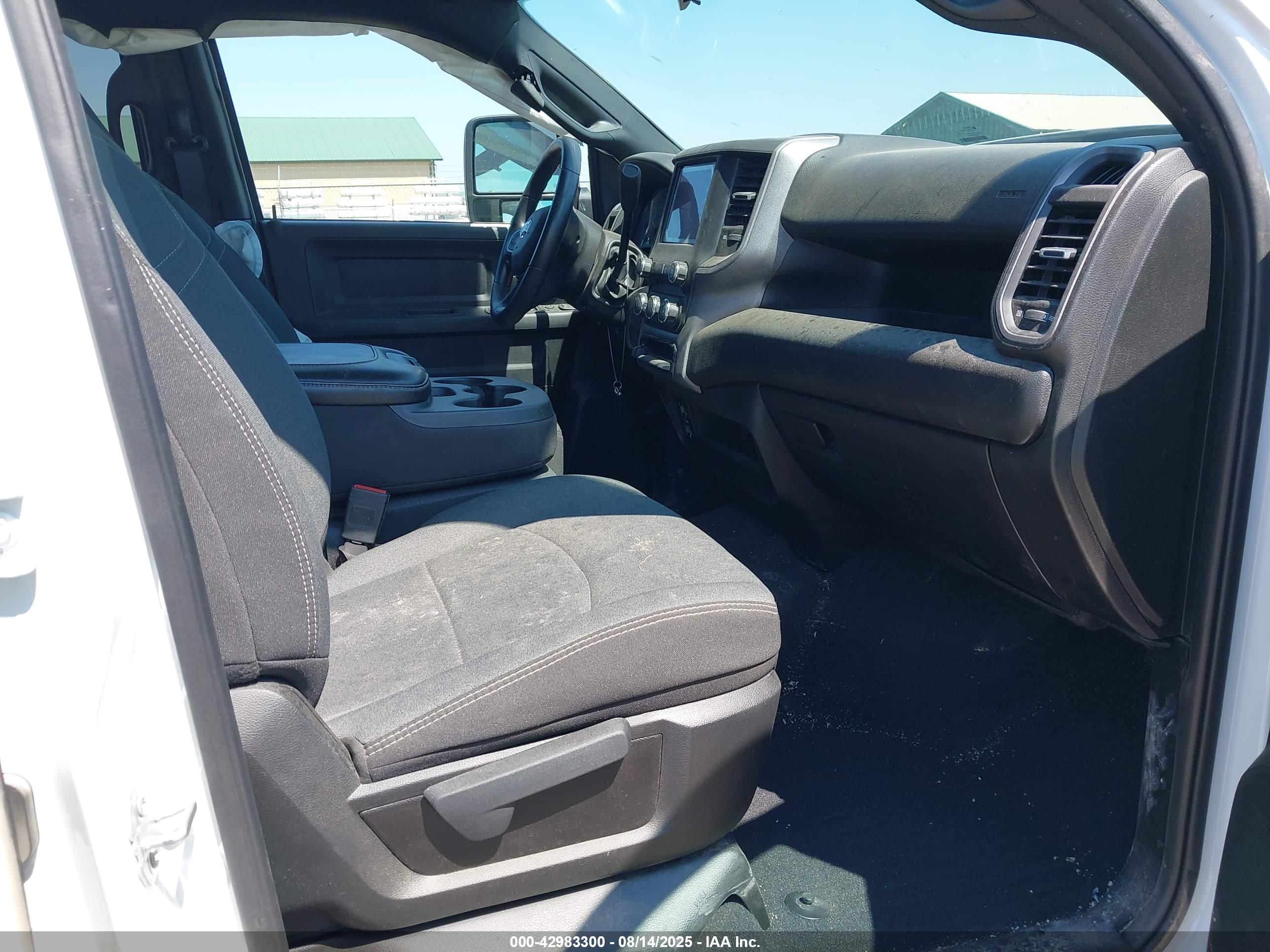 RAM 2500 image 5