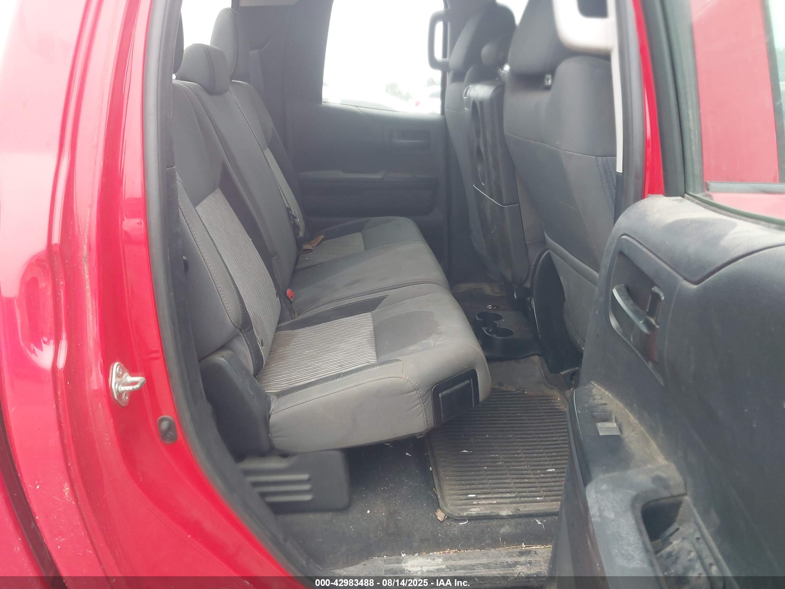 TOYOTA TUNDRA image 8
