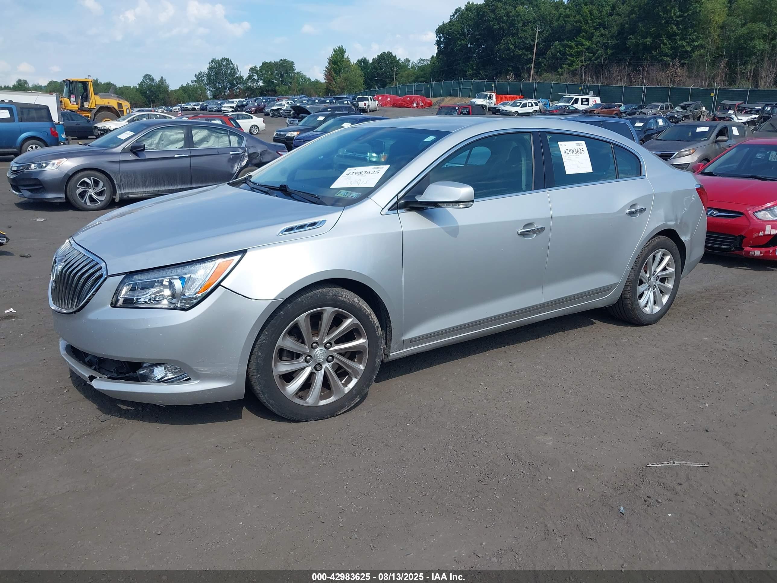 BUICK LACROSSE image 2
