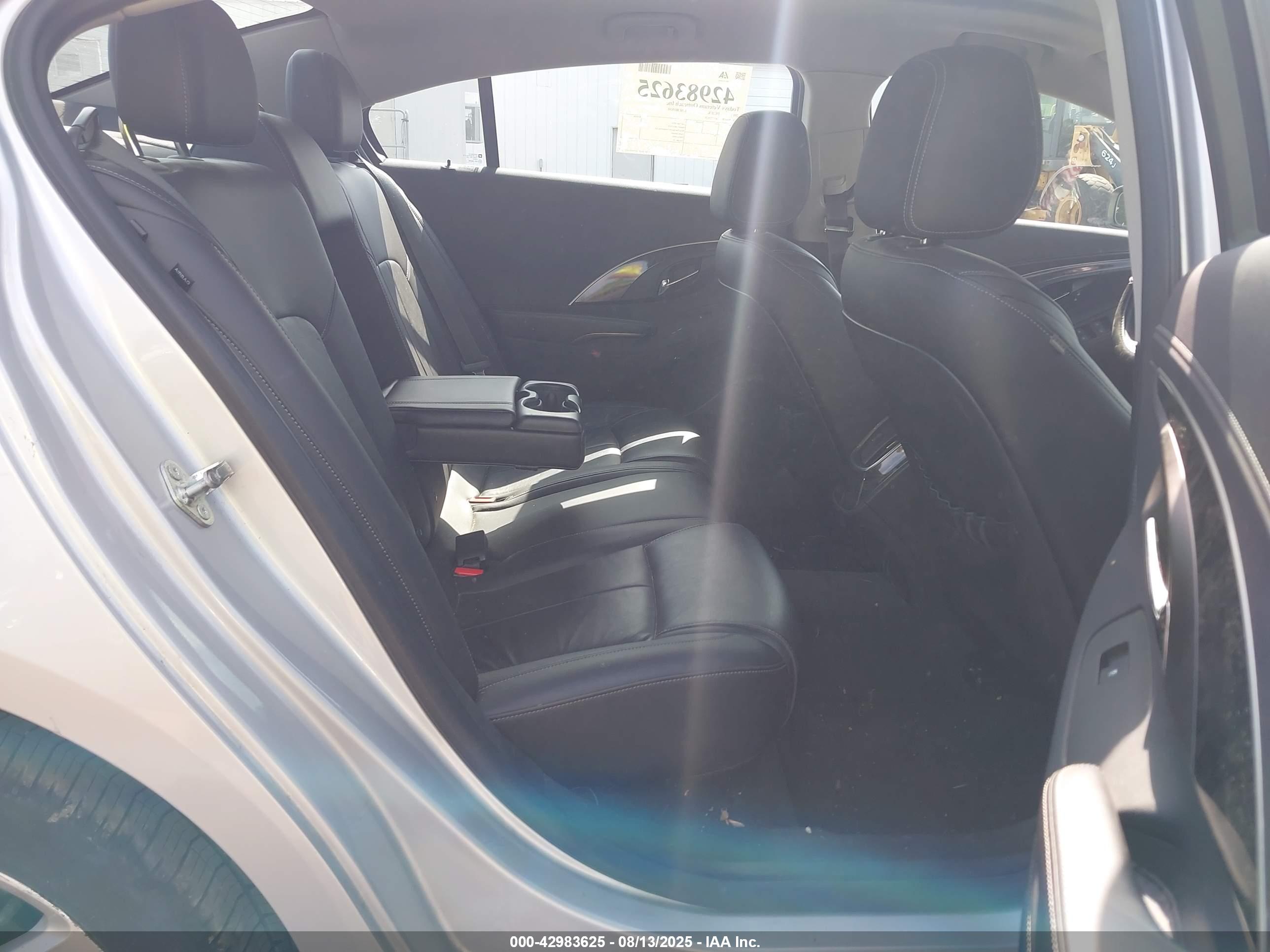 BUICK LACROSSE image 8