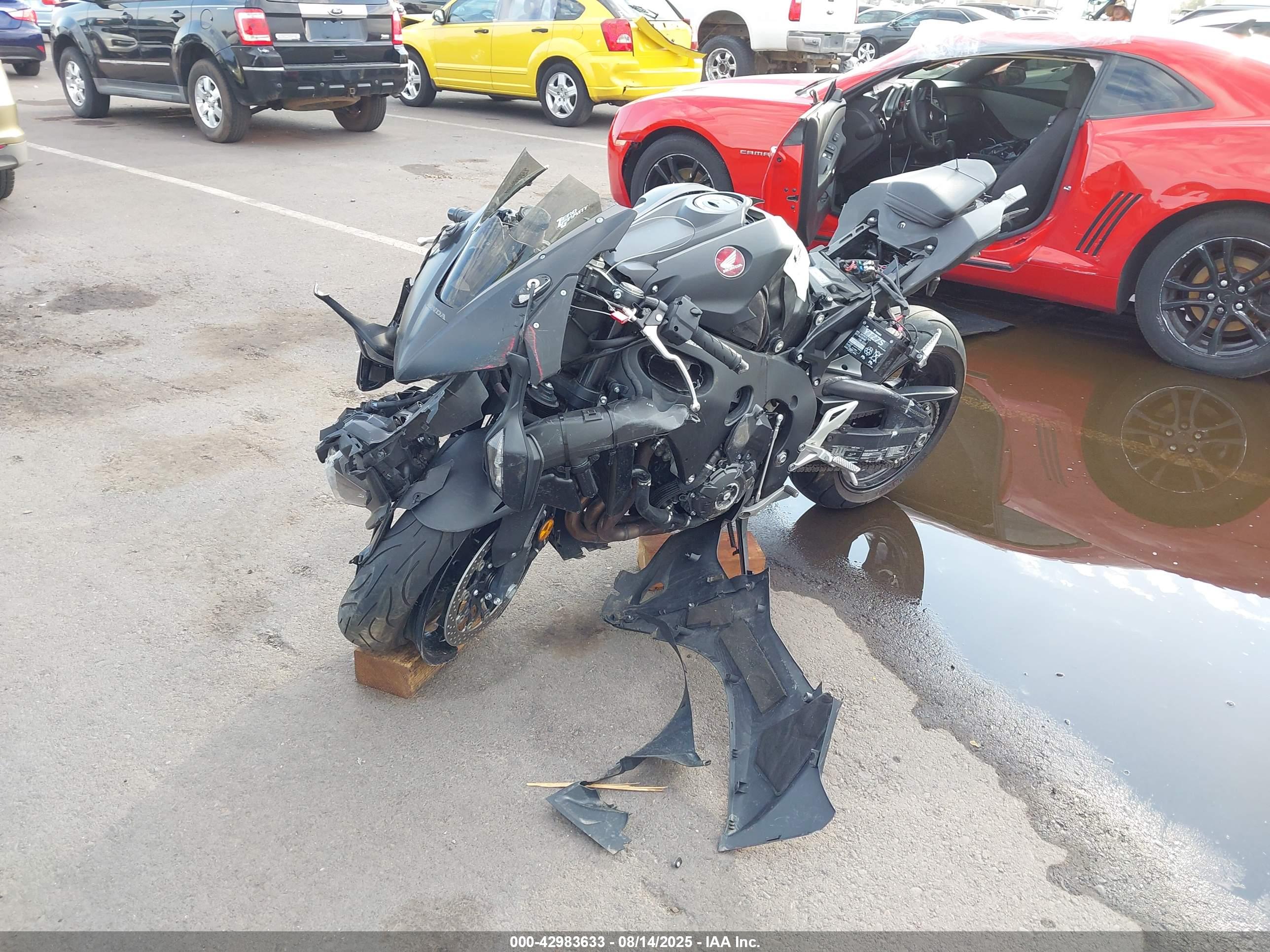 HONDA CBR1000 image 2