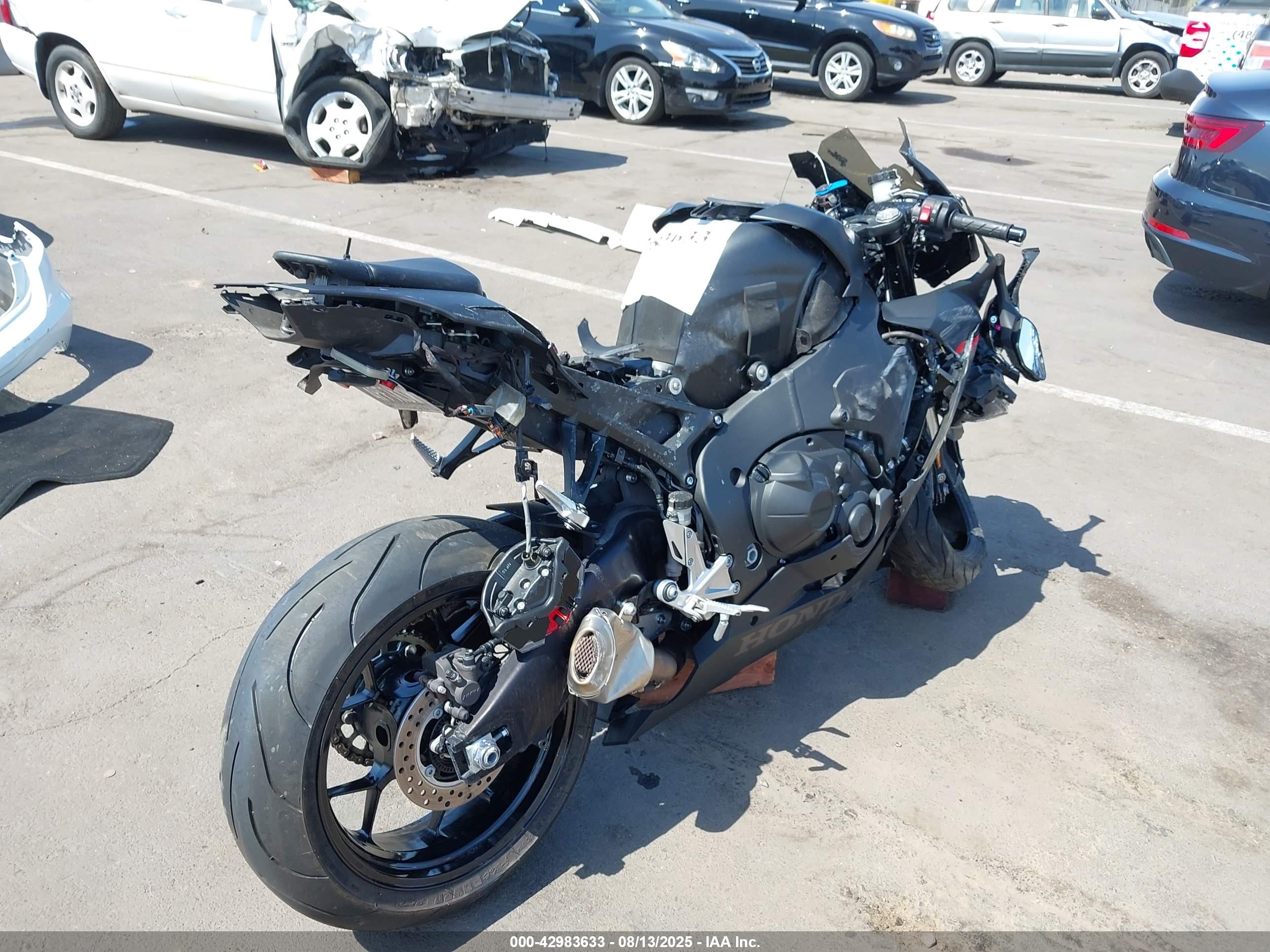 HONDA CBR1000 image 4