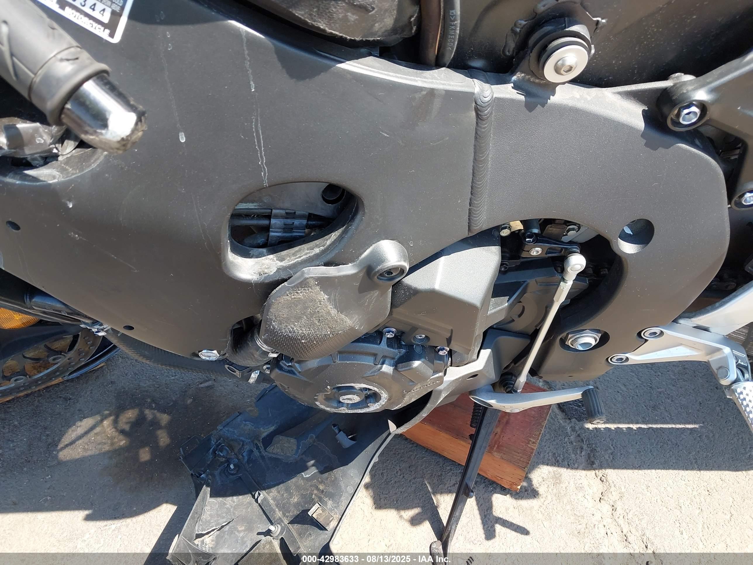 HONDA CBR1000 image 9