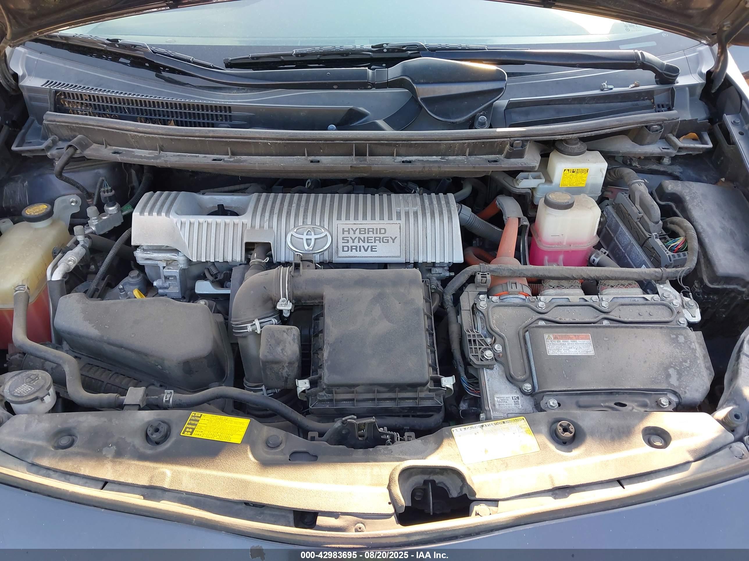 TOYOTA PRIUS image 10