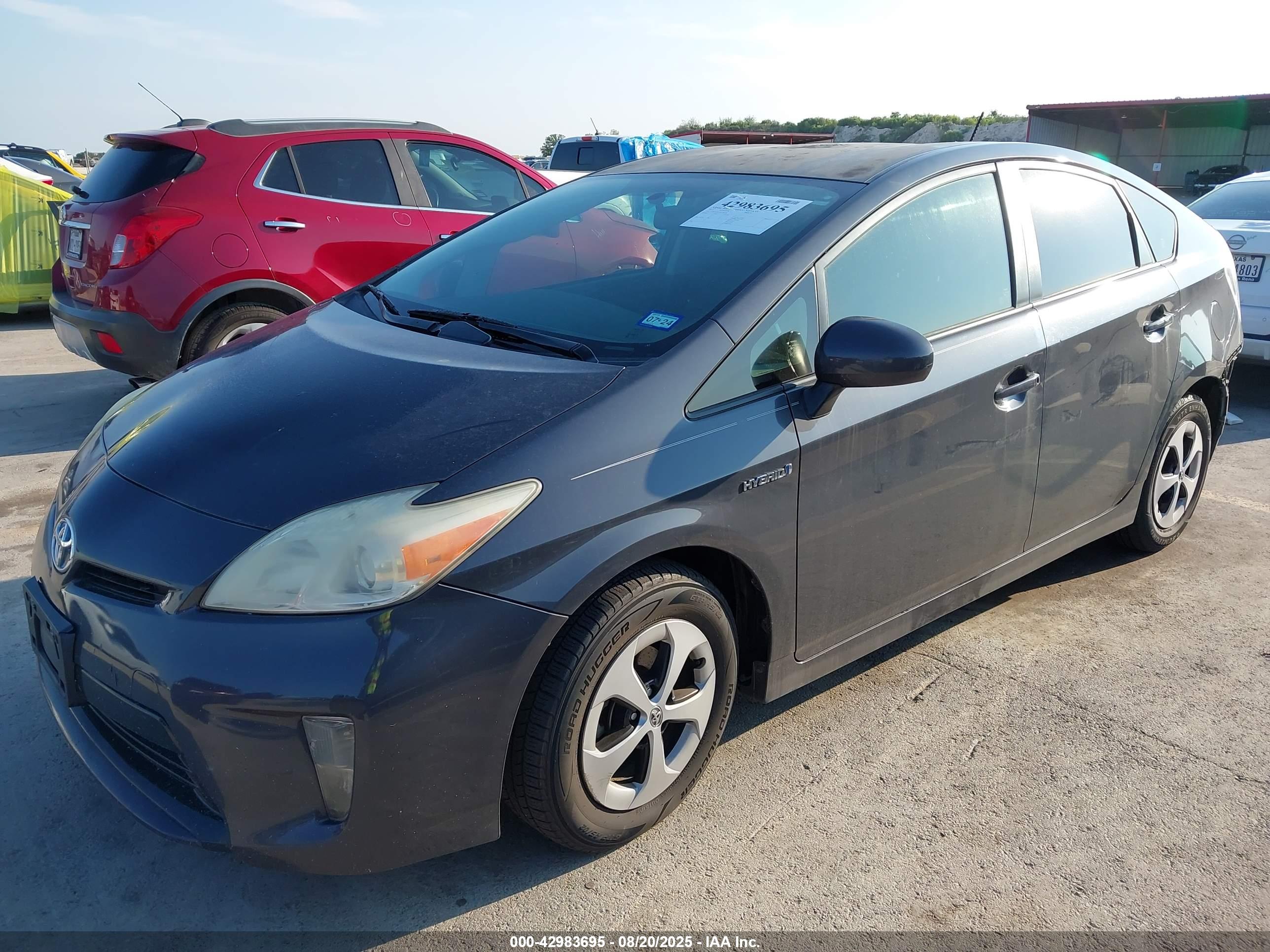 TOYOTA PRIUS image 2