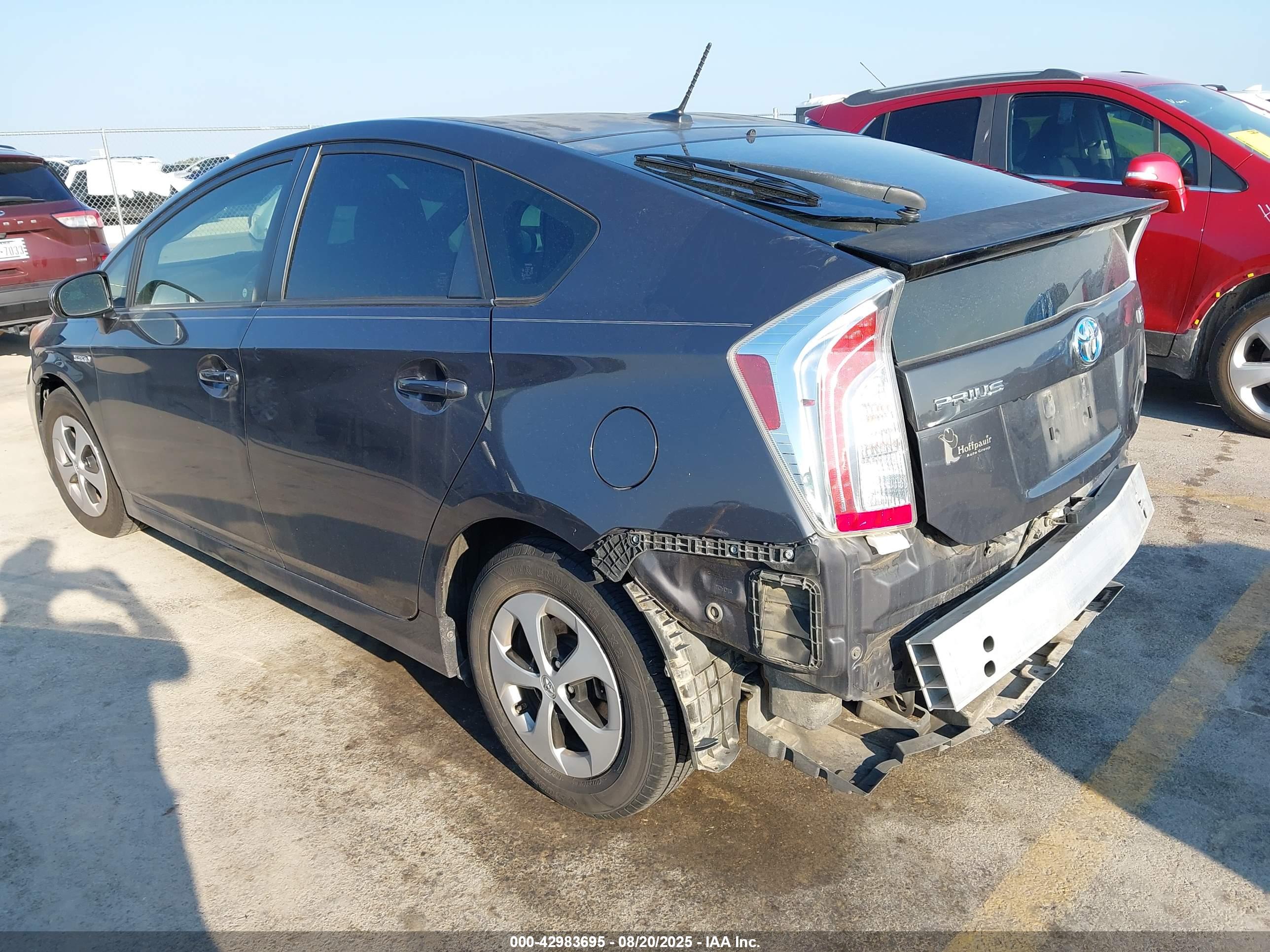 TOYOTA PRIUS image 3