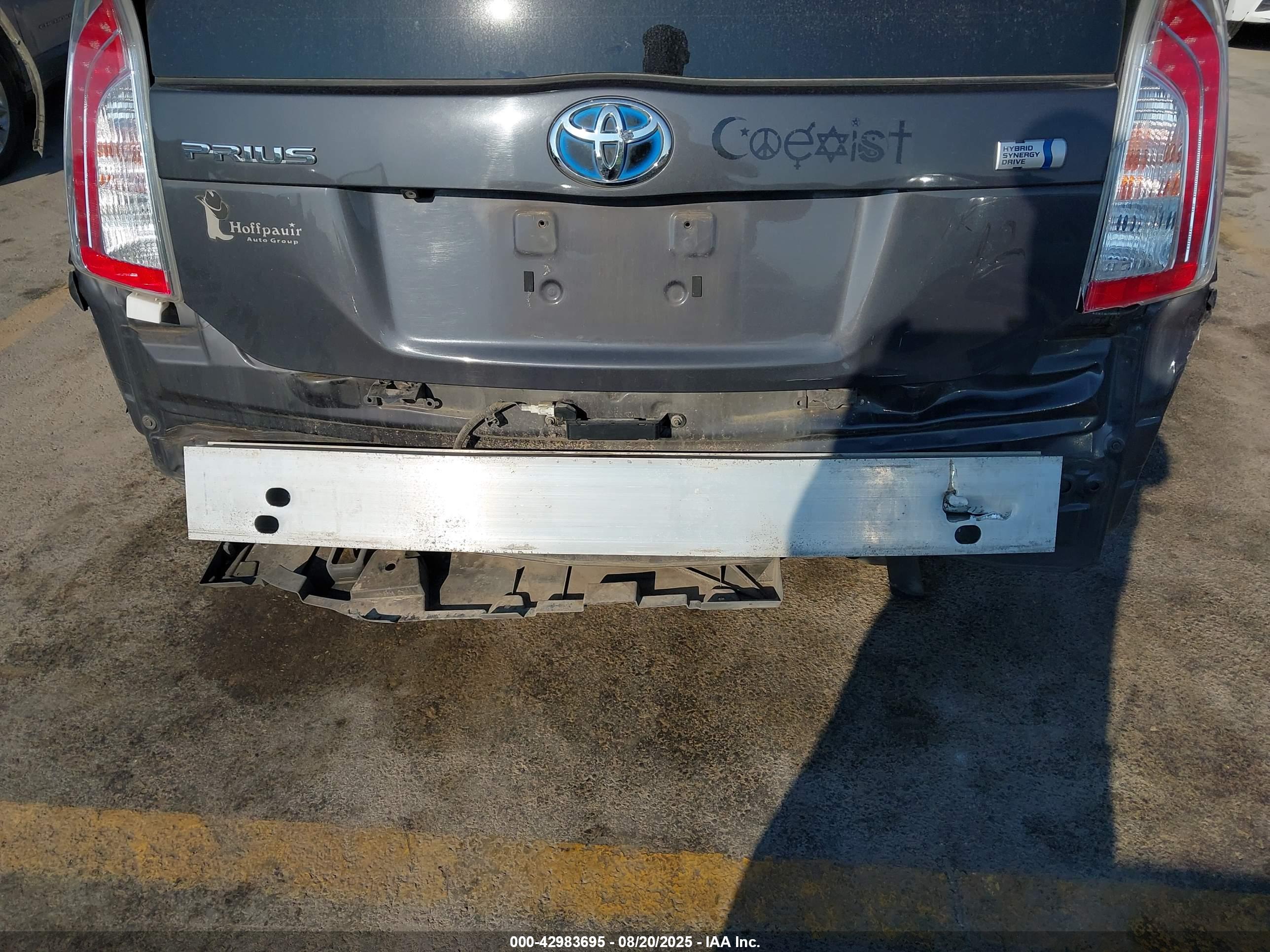 TOYOTA PRIUS image 6