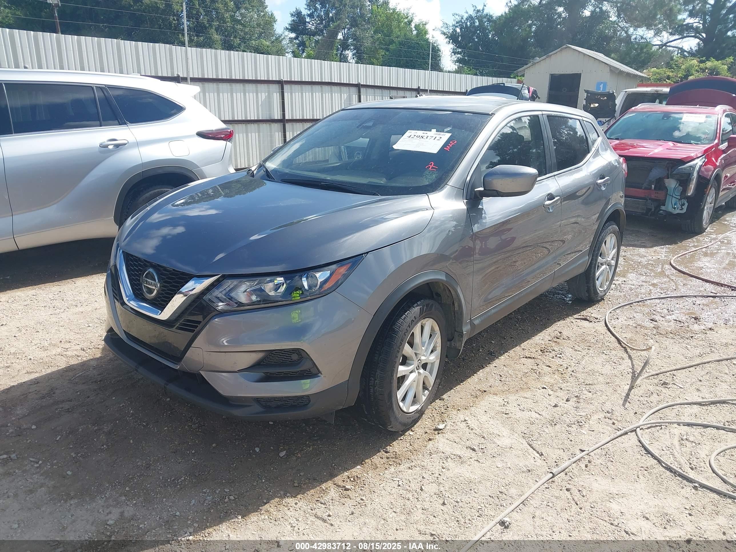 NISSAN ROGUE image 2