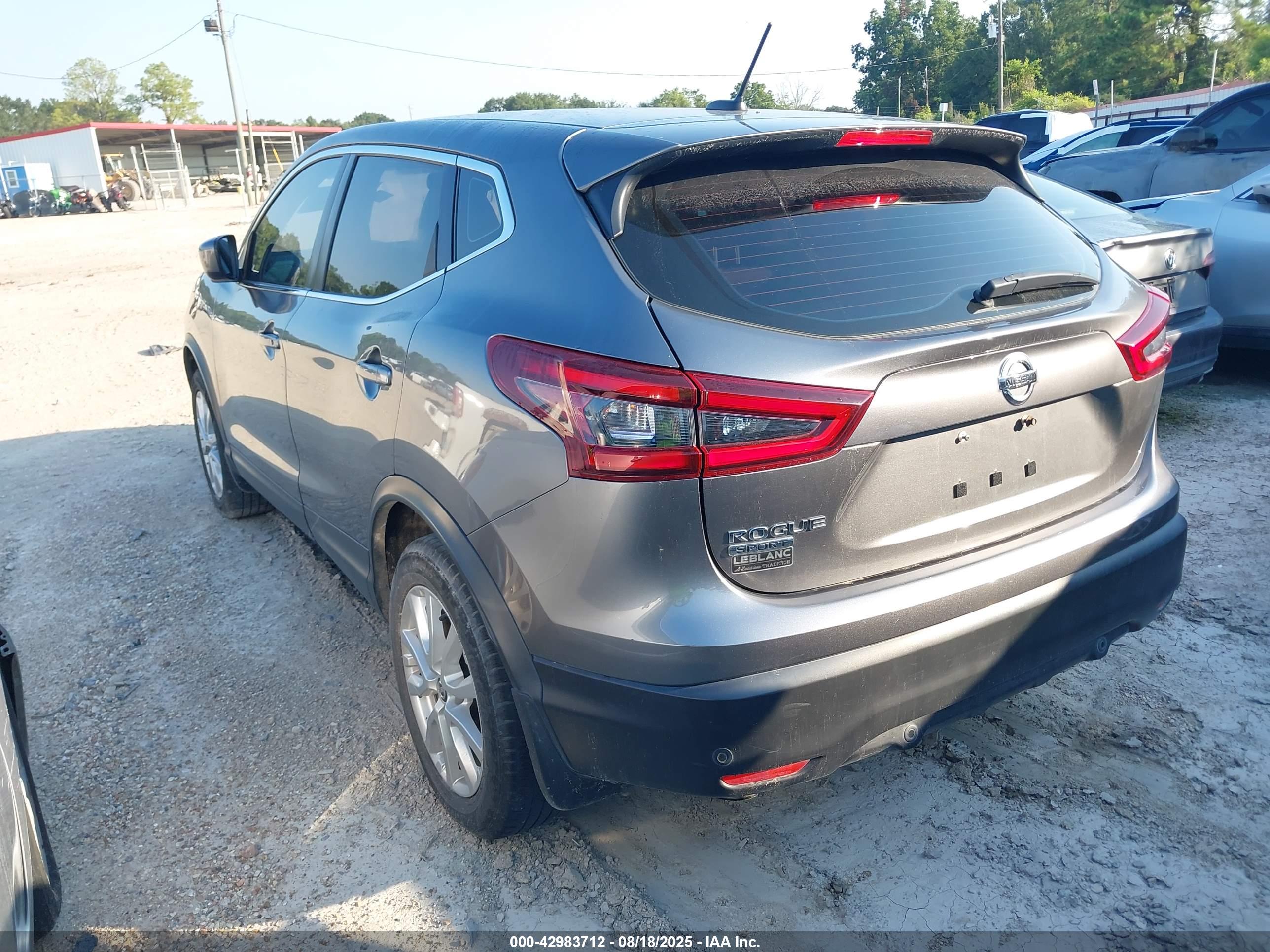 NISSAN ROGUE image 3