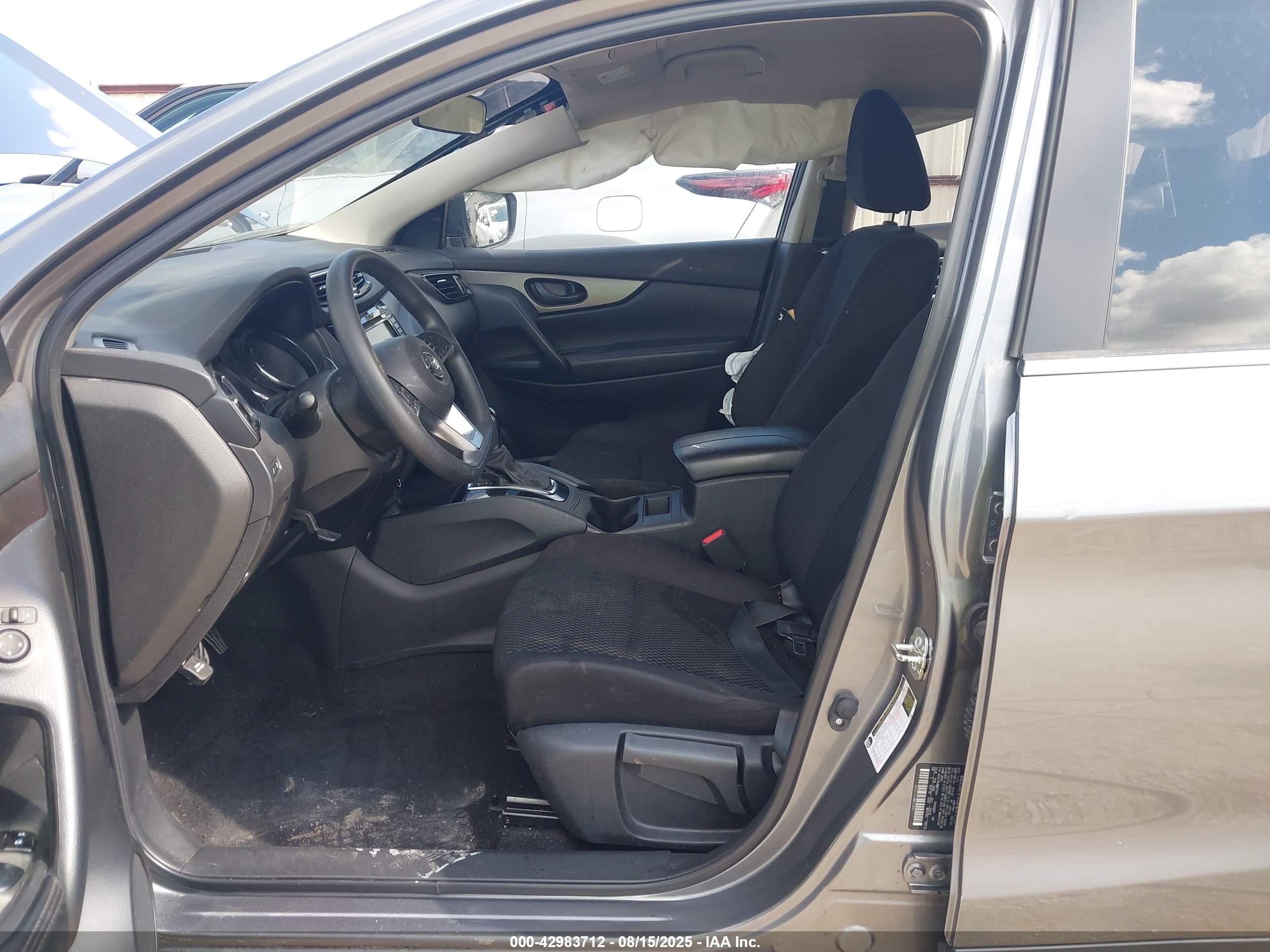 NISSAN ROGUE image 5