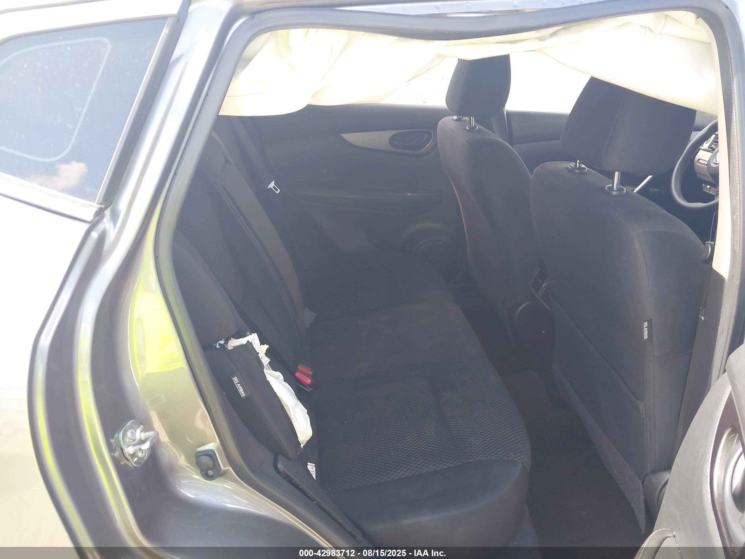 NISSAN ROGUE image 8