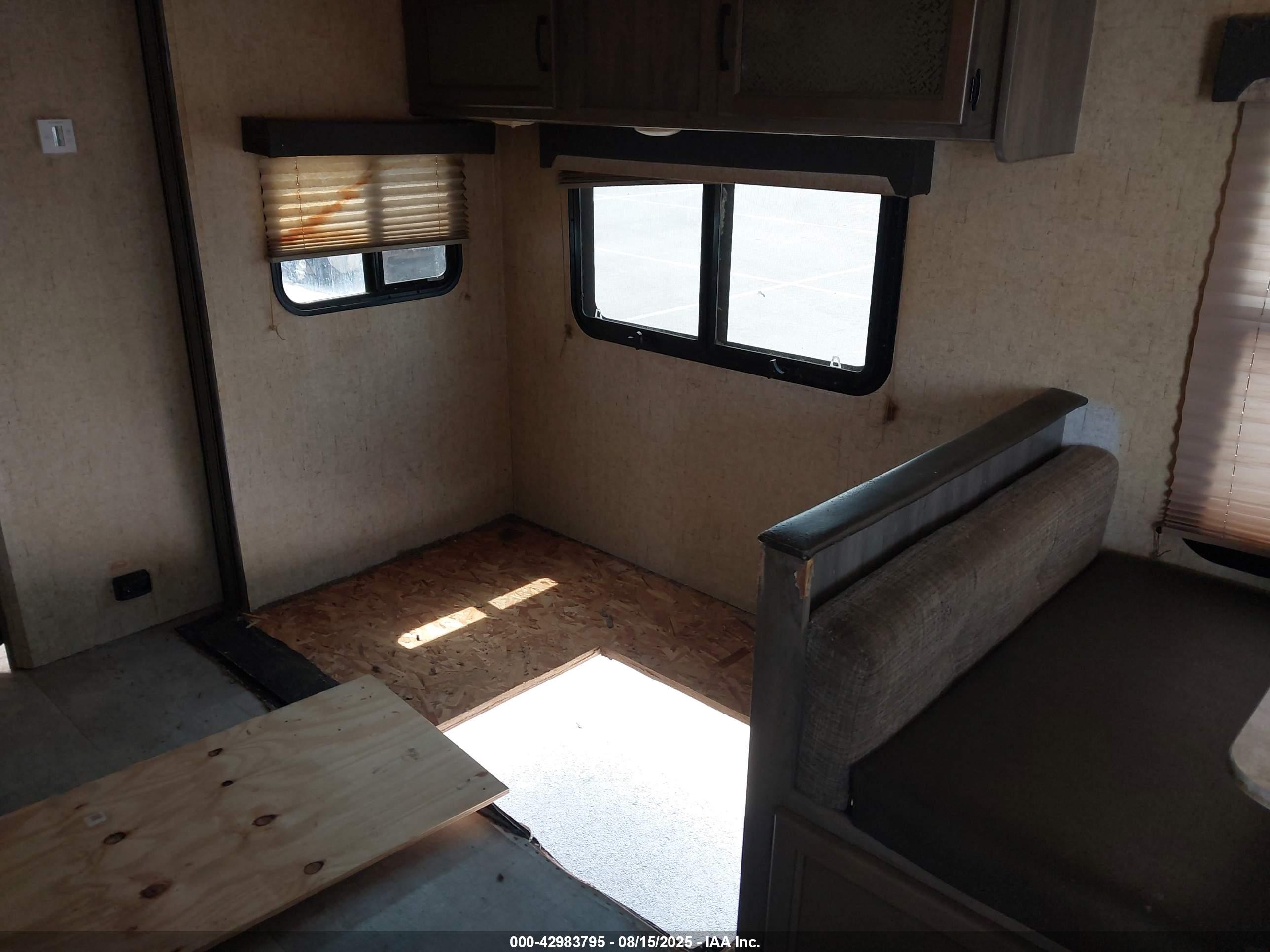 COACHMEN APEX image 8
