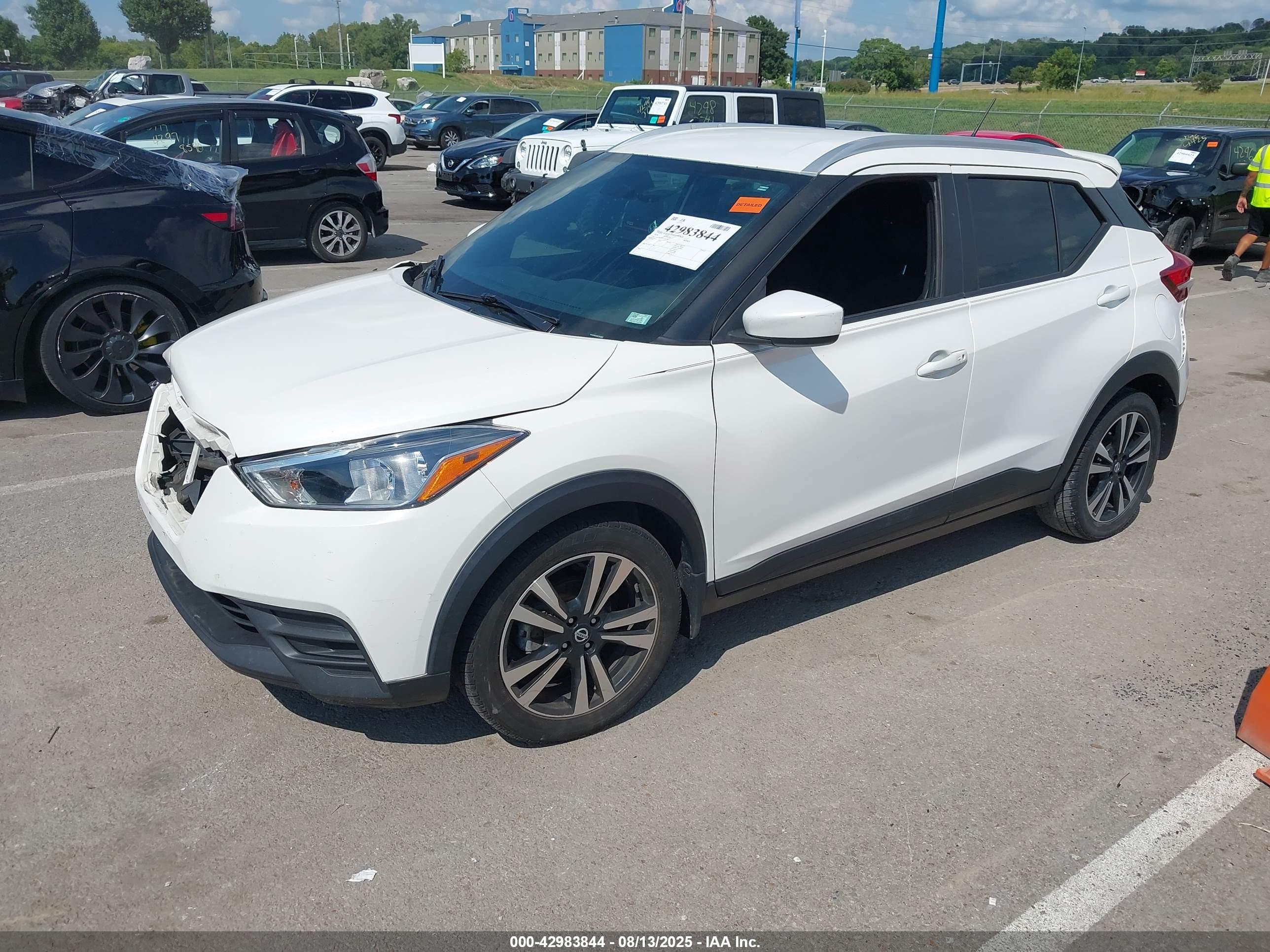 NISSAN KICKS image 2