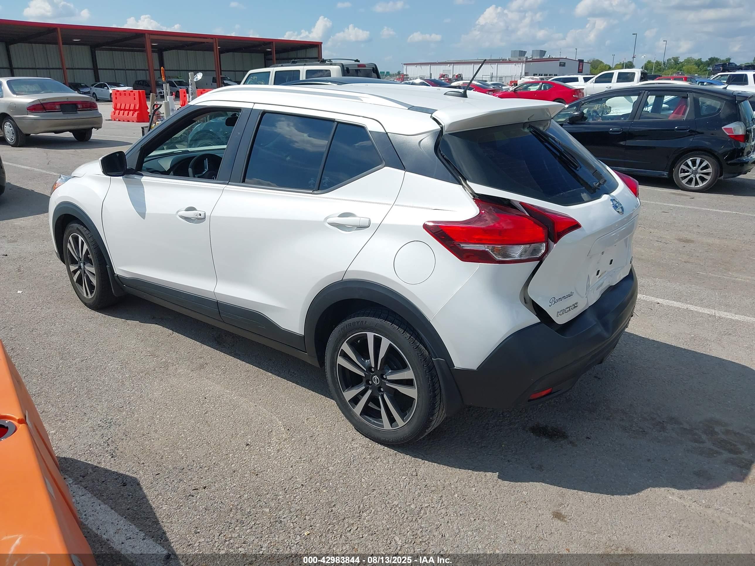 NISSAN KICKS image 3