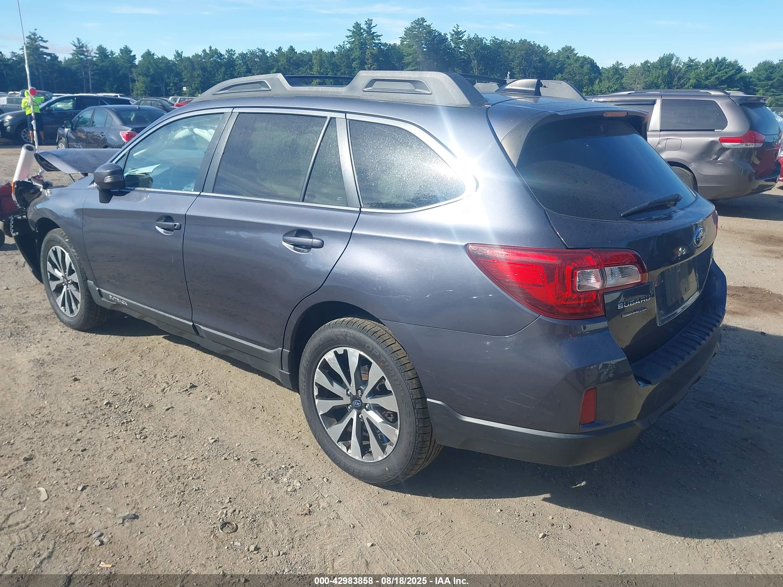 SUBARU OUTBACK image 3