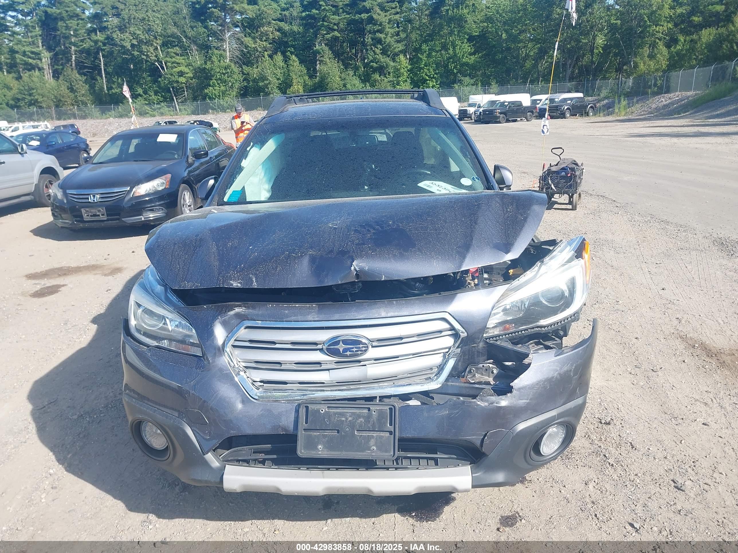 SUBARU OUTBACK image 6