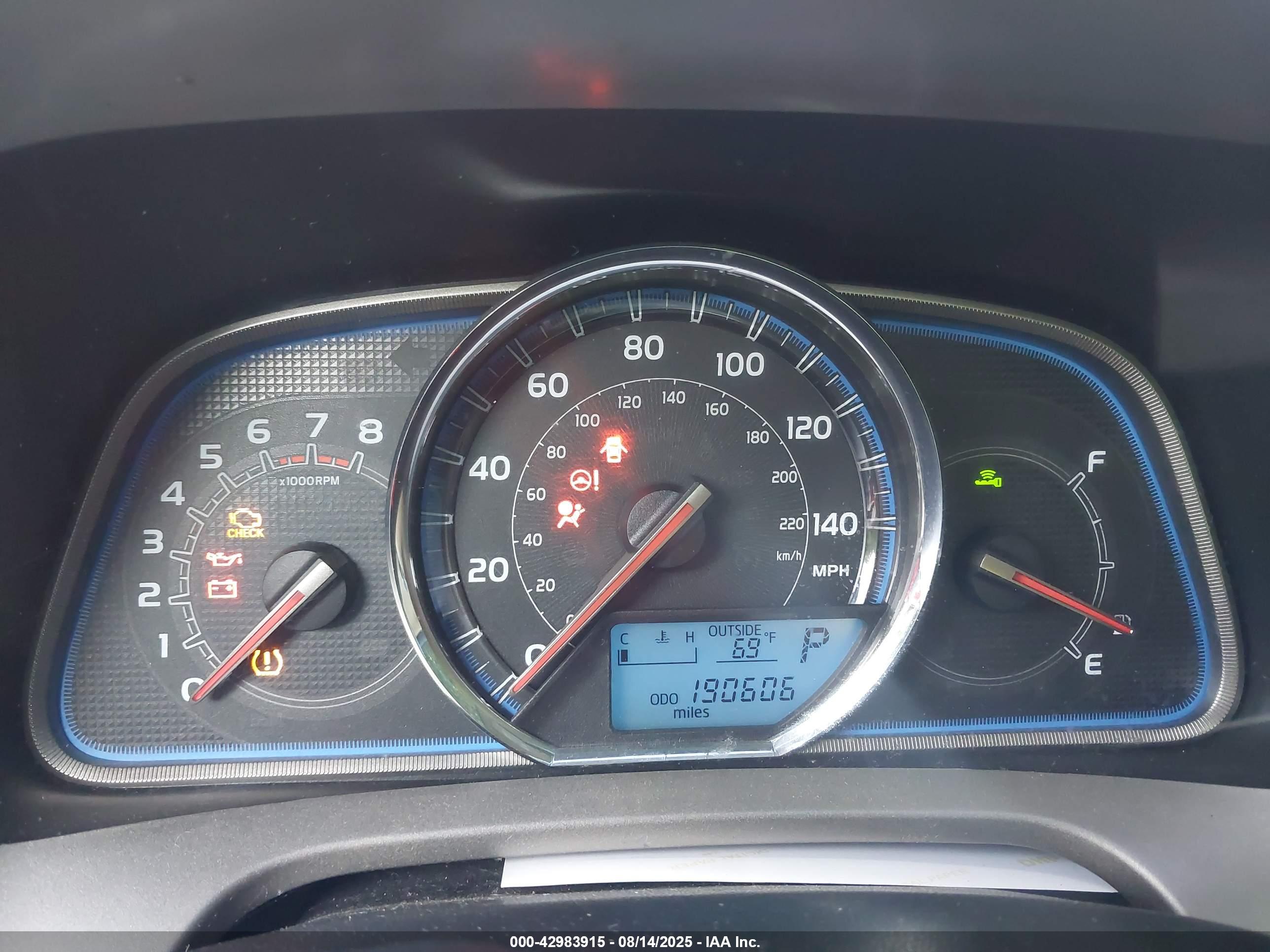 TOYOTA RAV4 image 7