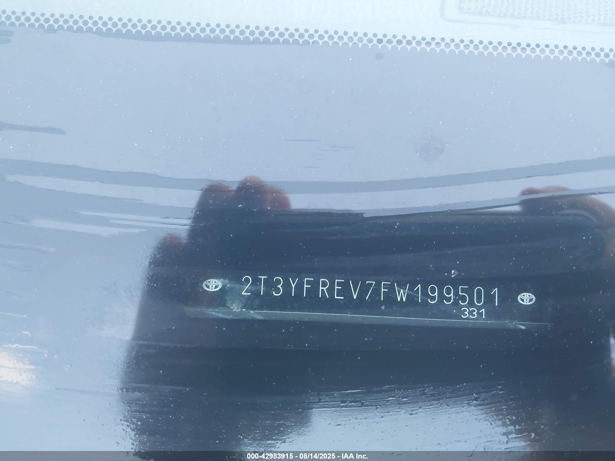 TOYOTA RAV4 image 9