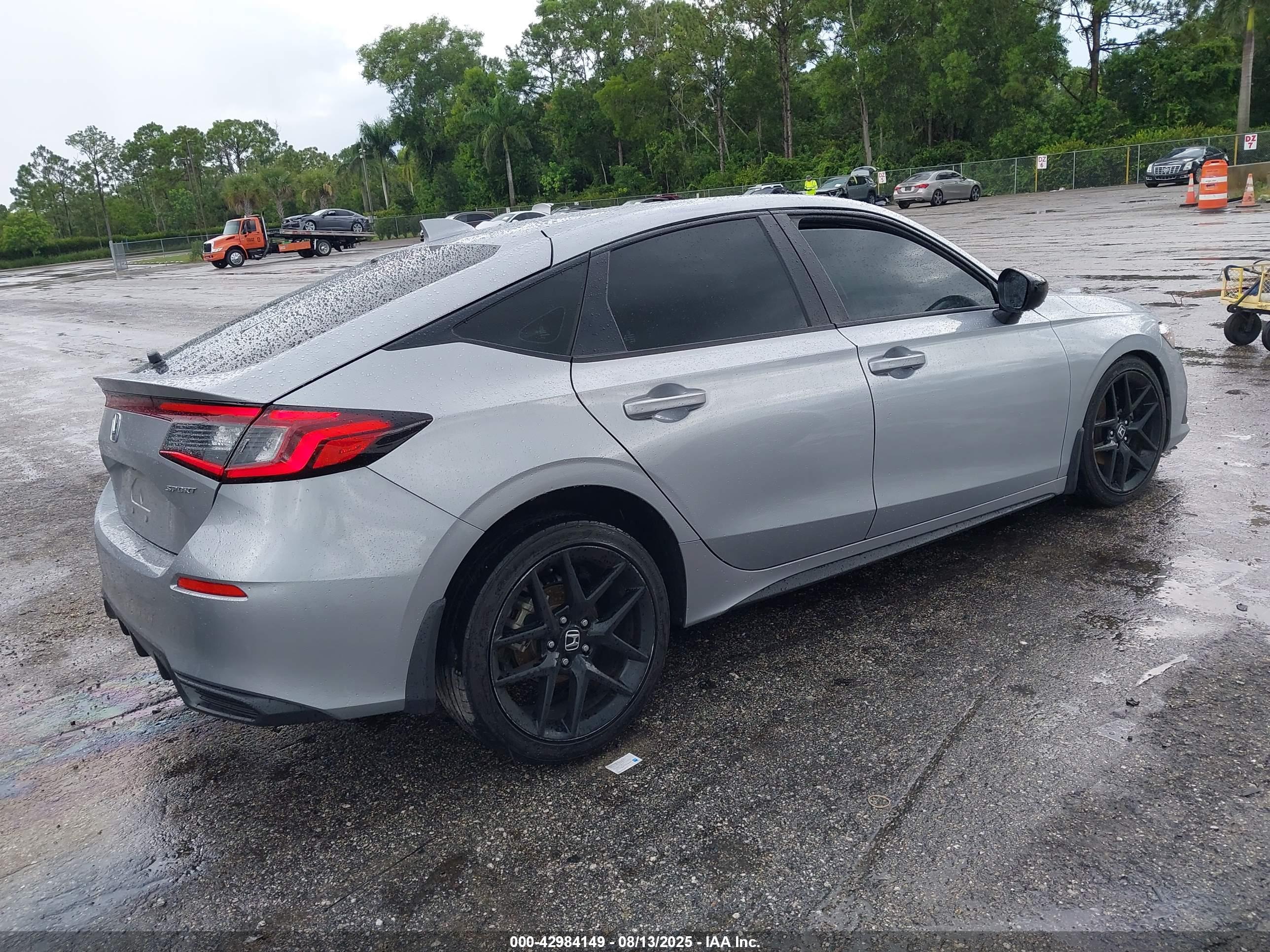 HONDA CIVIC image 4