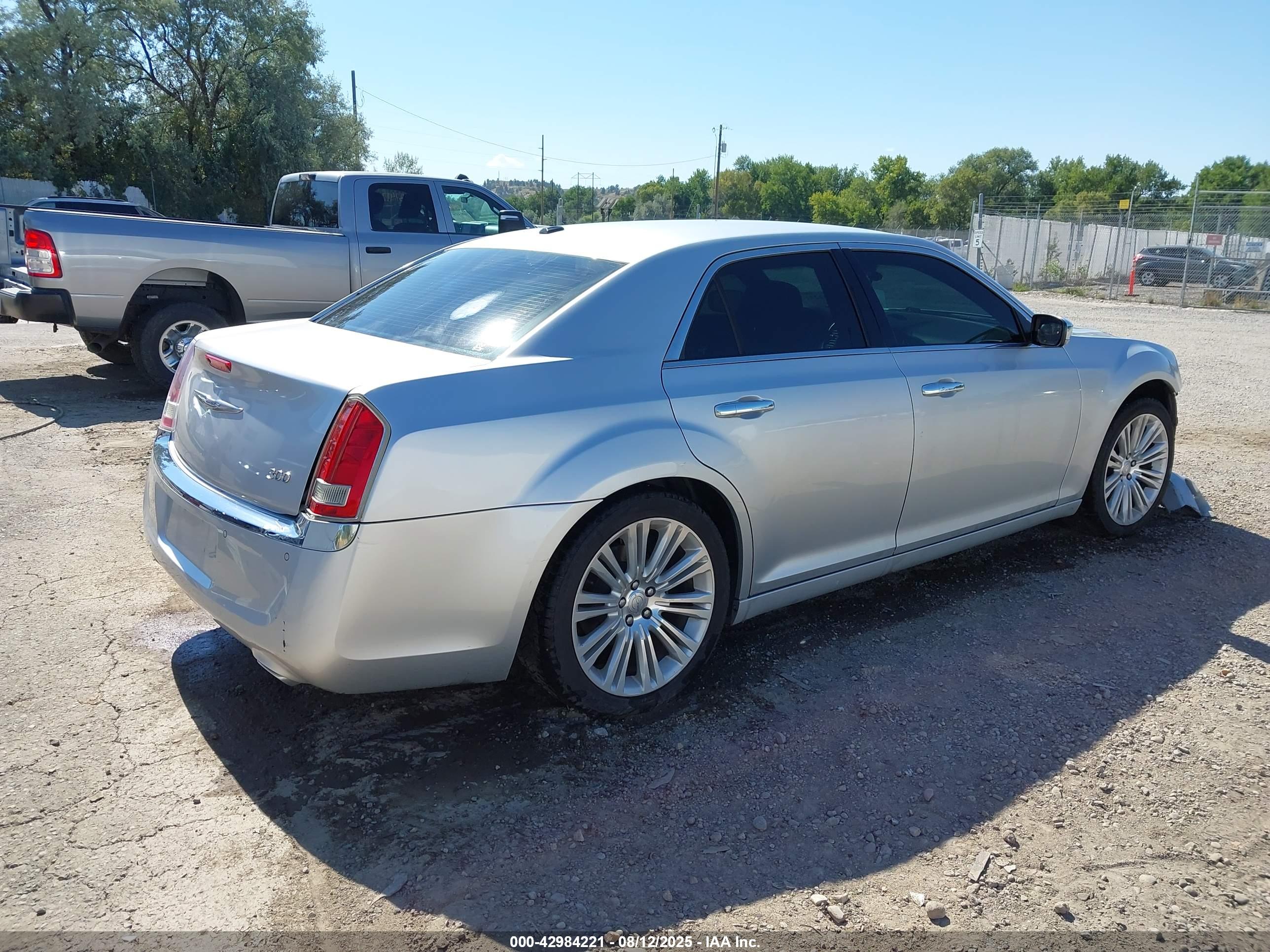 CHRYSLER 300 image 4