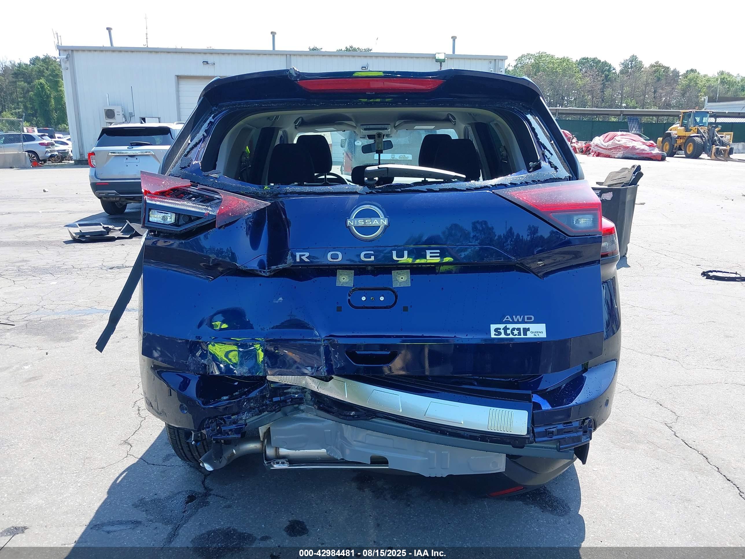 NISSAN ROGUE image 6