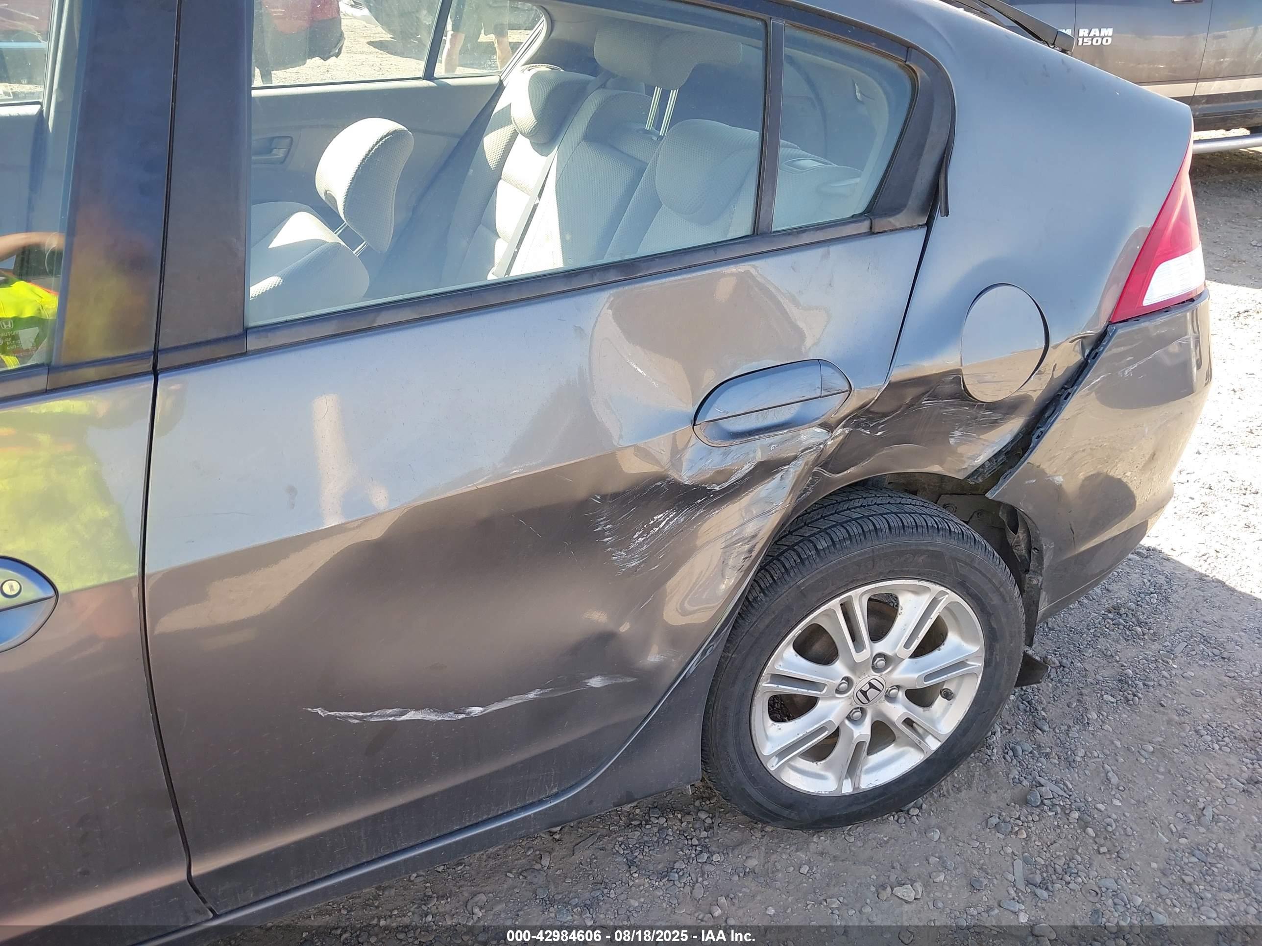 HONDA INSIGHT image 6