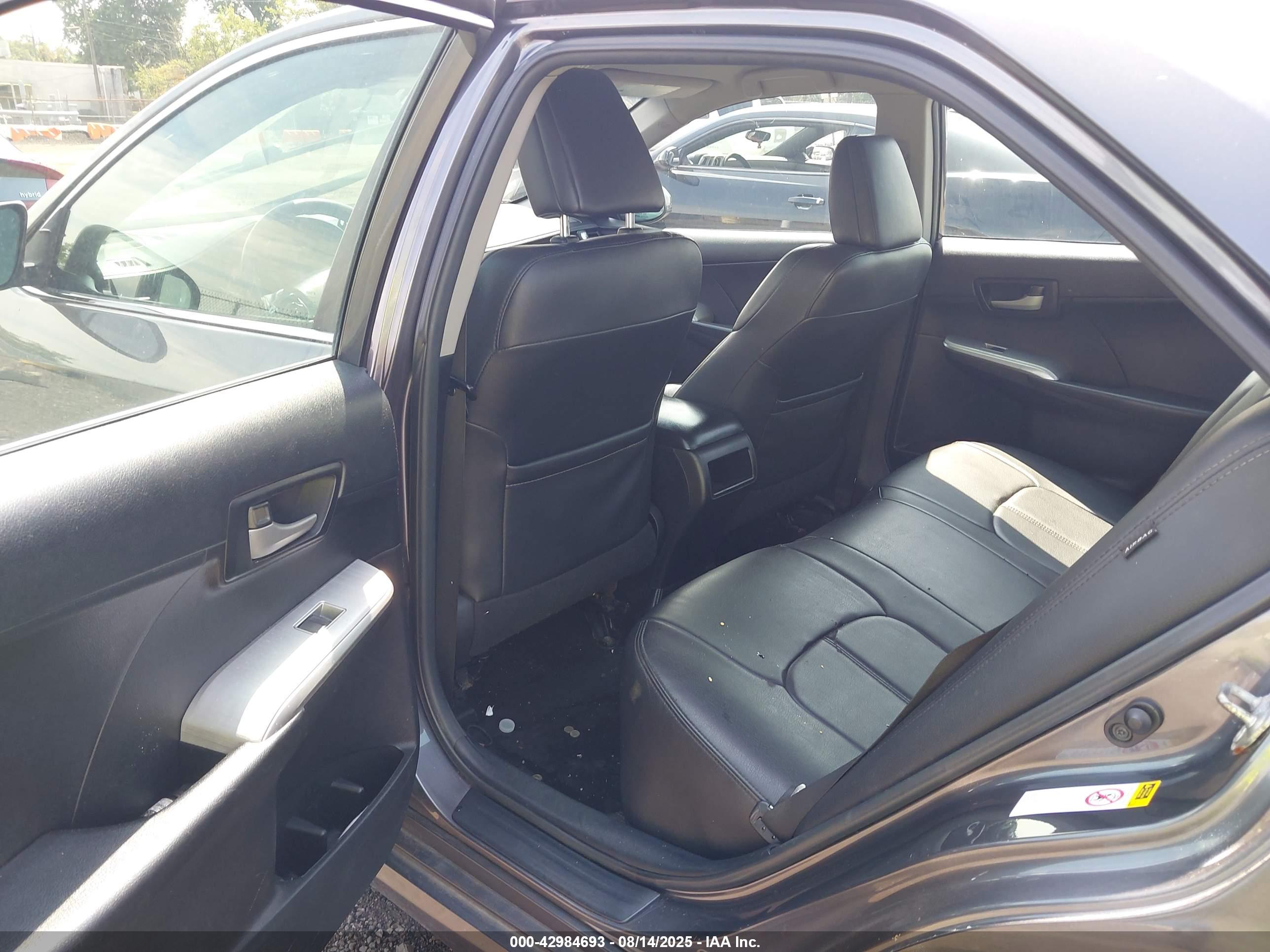 TOYOTA CAMRY image 8