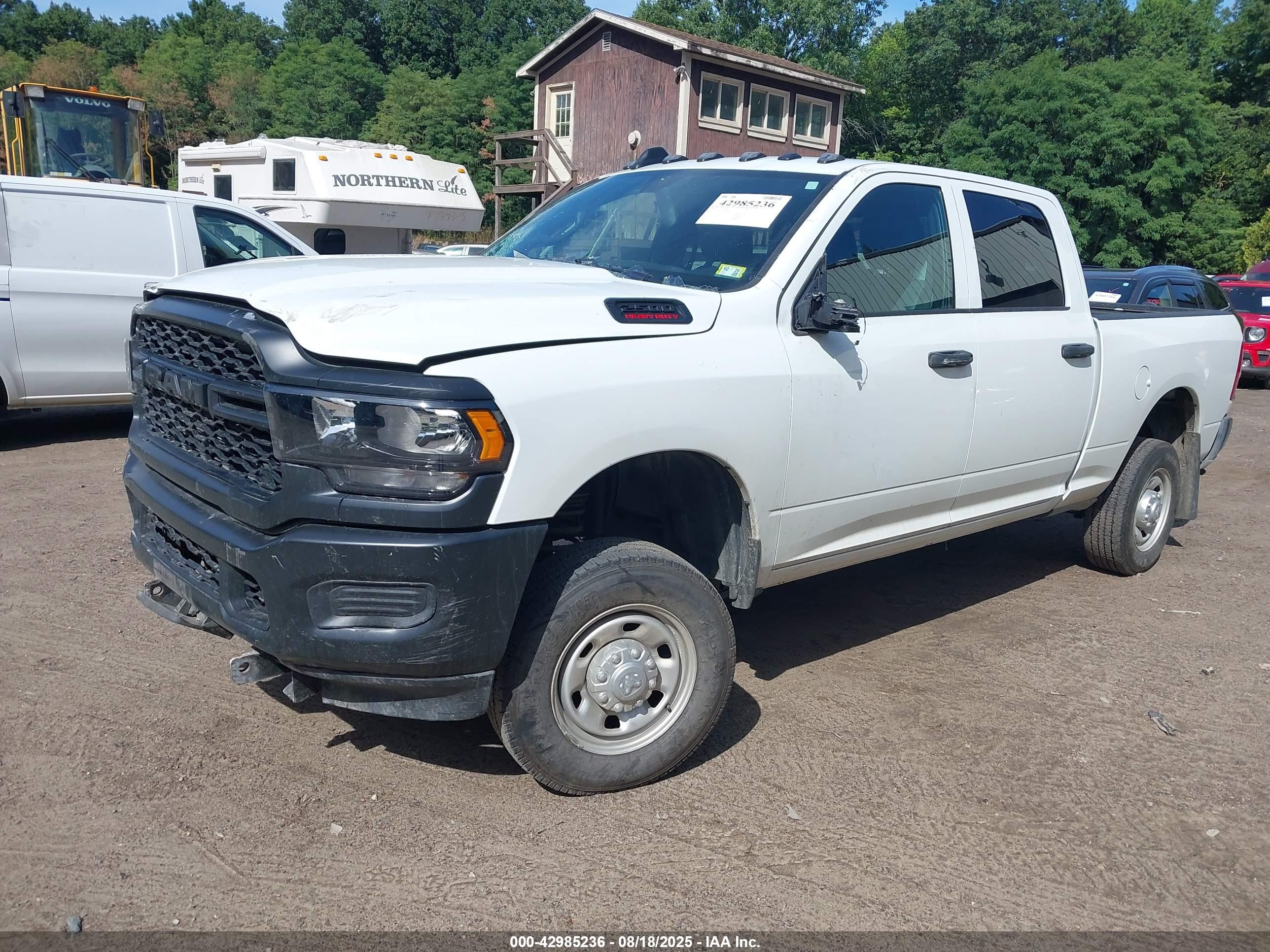 RAM 2500 image 2