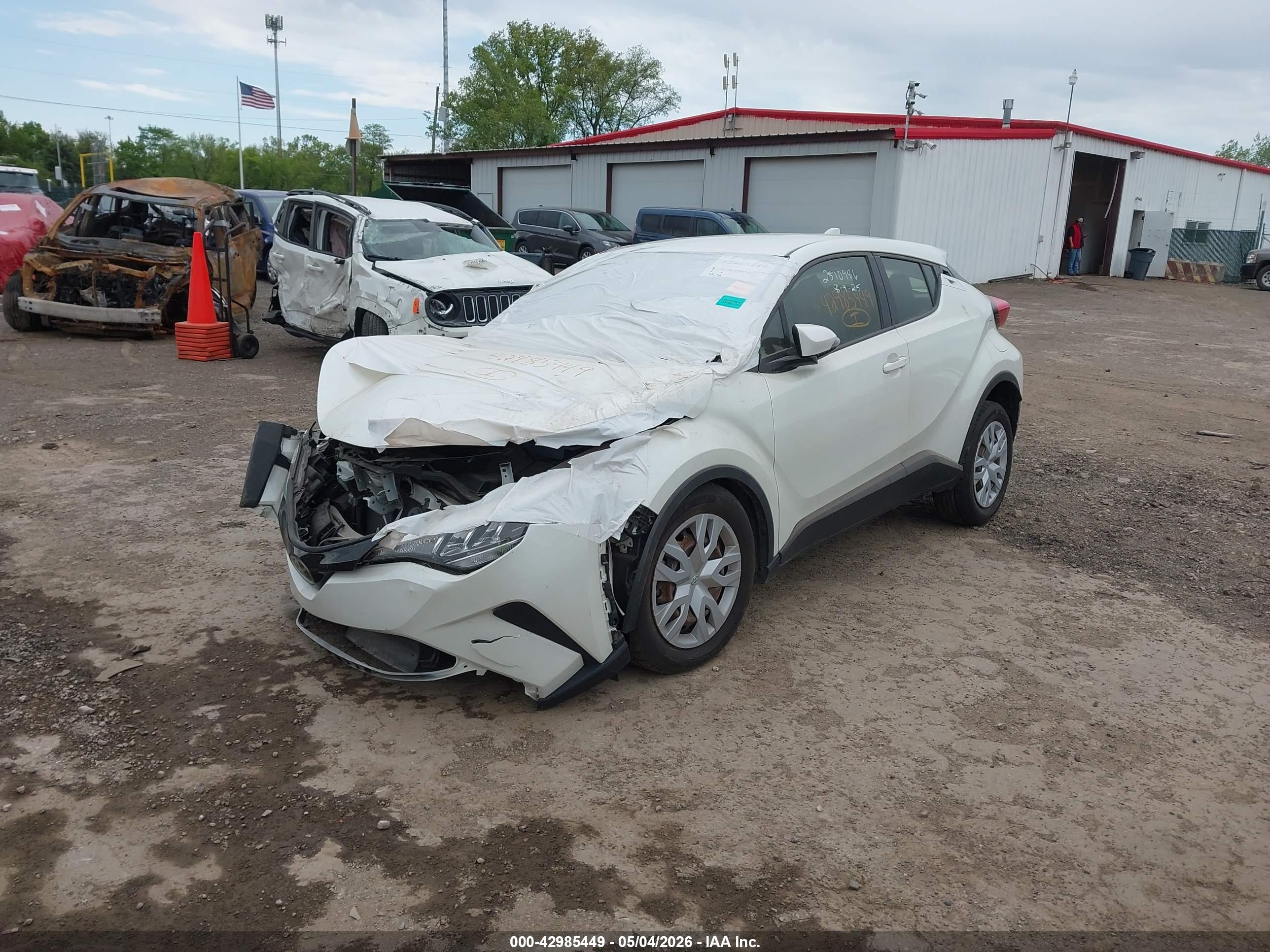TOYOTA C-HR image 2