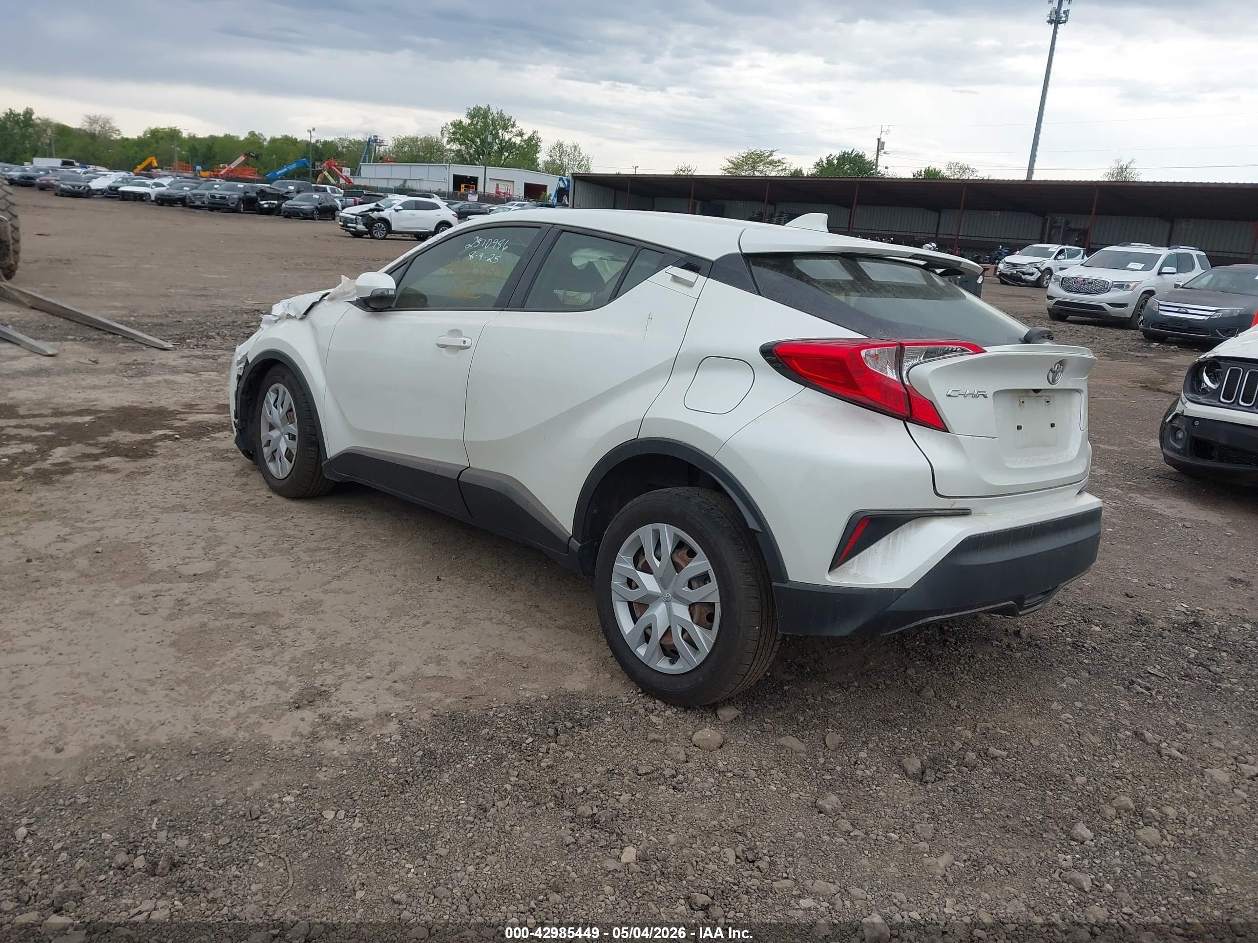 TOYOTA C-HR image 3