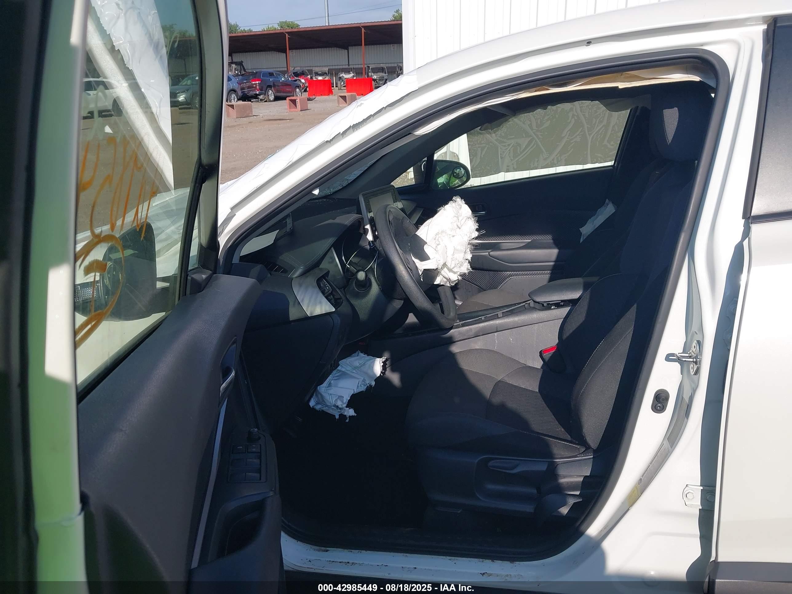 TOYOTA C-HR image 5