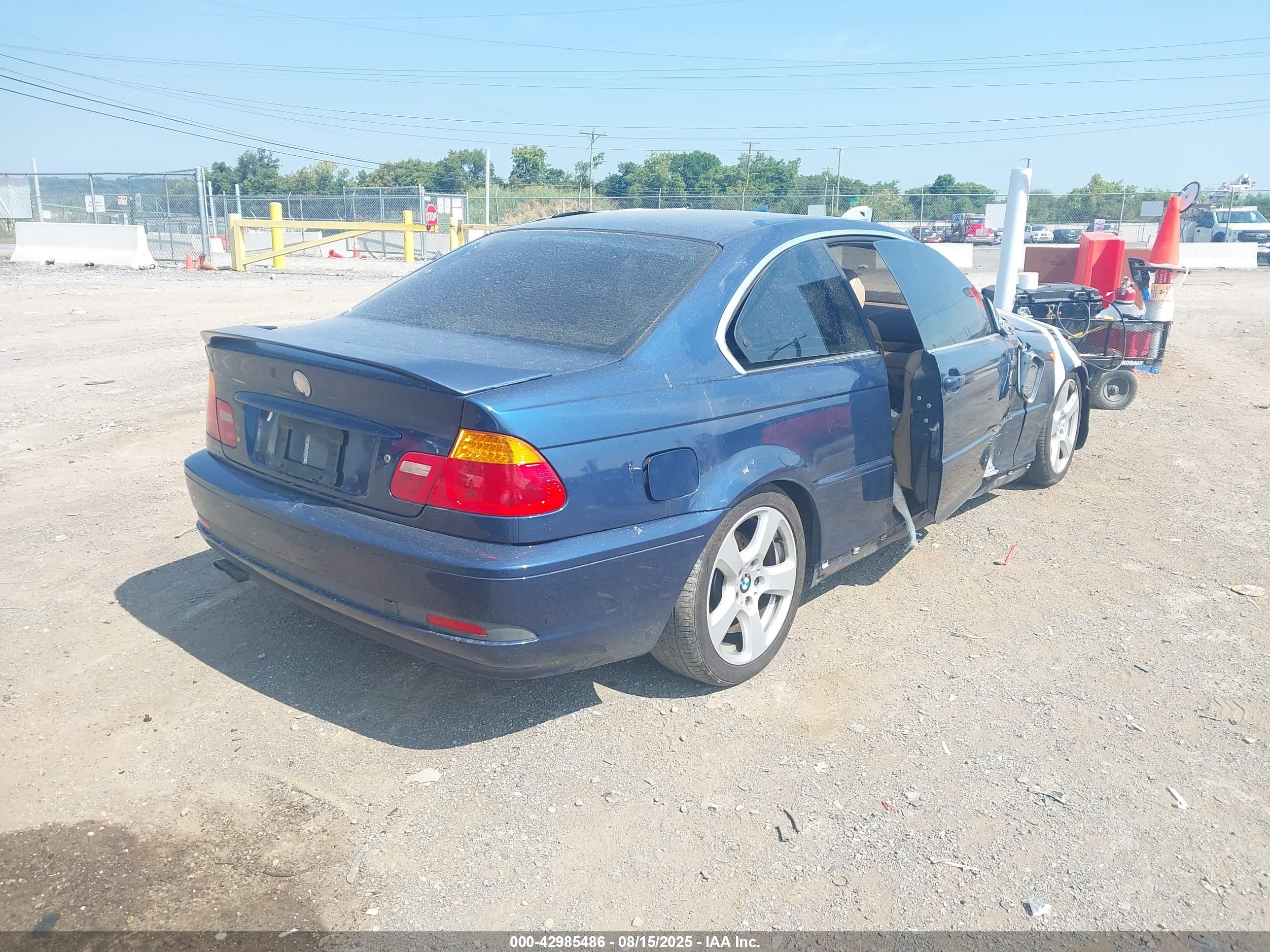 BMW 325CI image 4