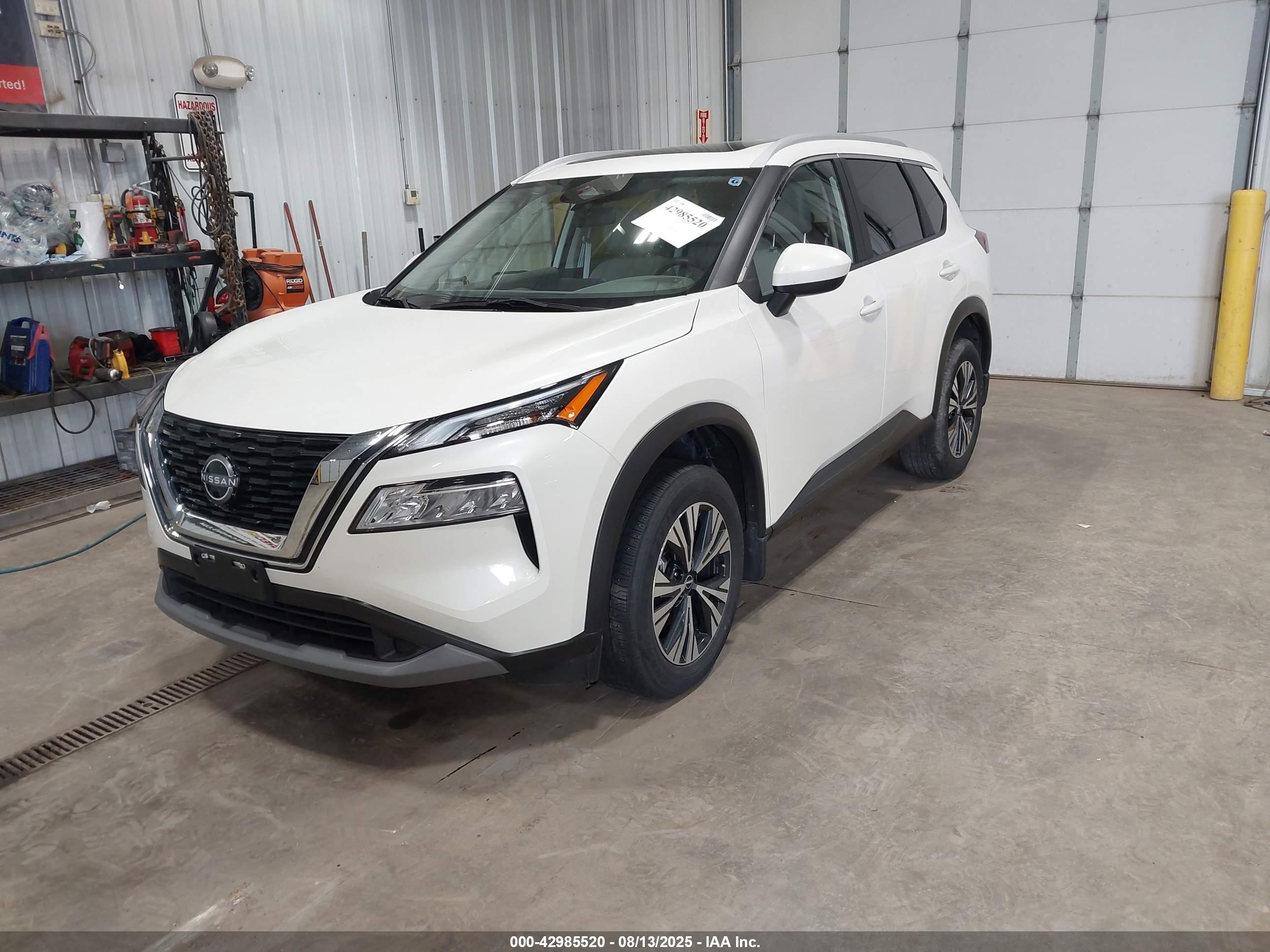 NISSAN ROGUE image 2