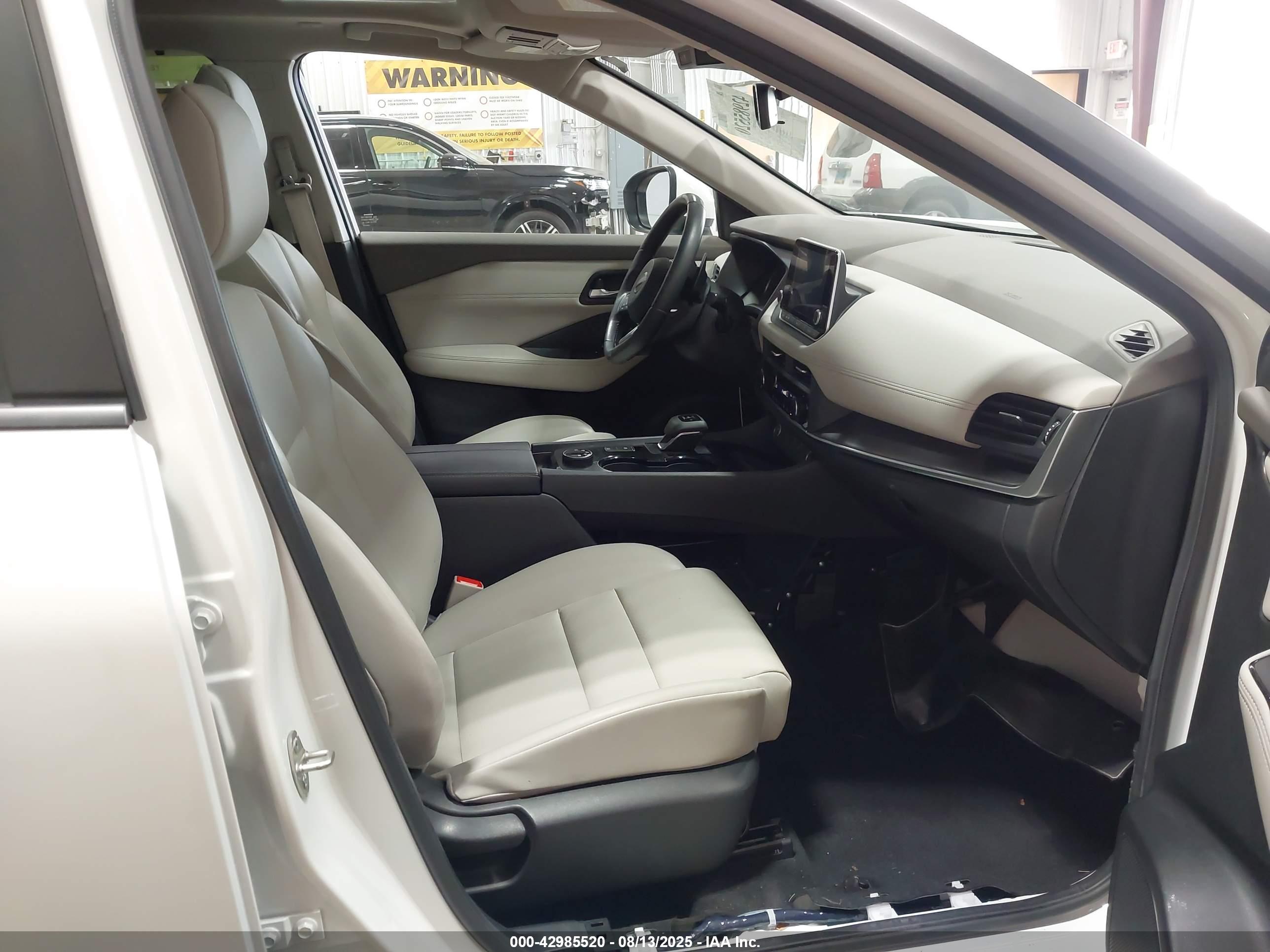 NISSAN ROGUE image 5