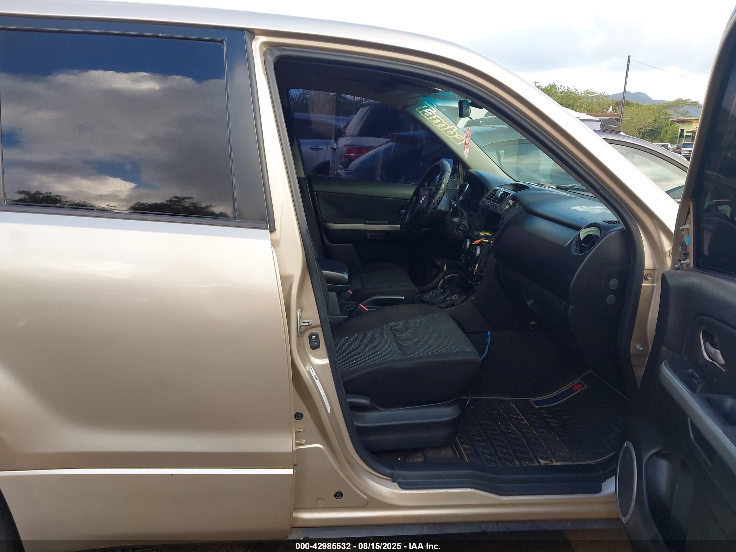 SUZUKI GRAND image 5