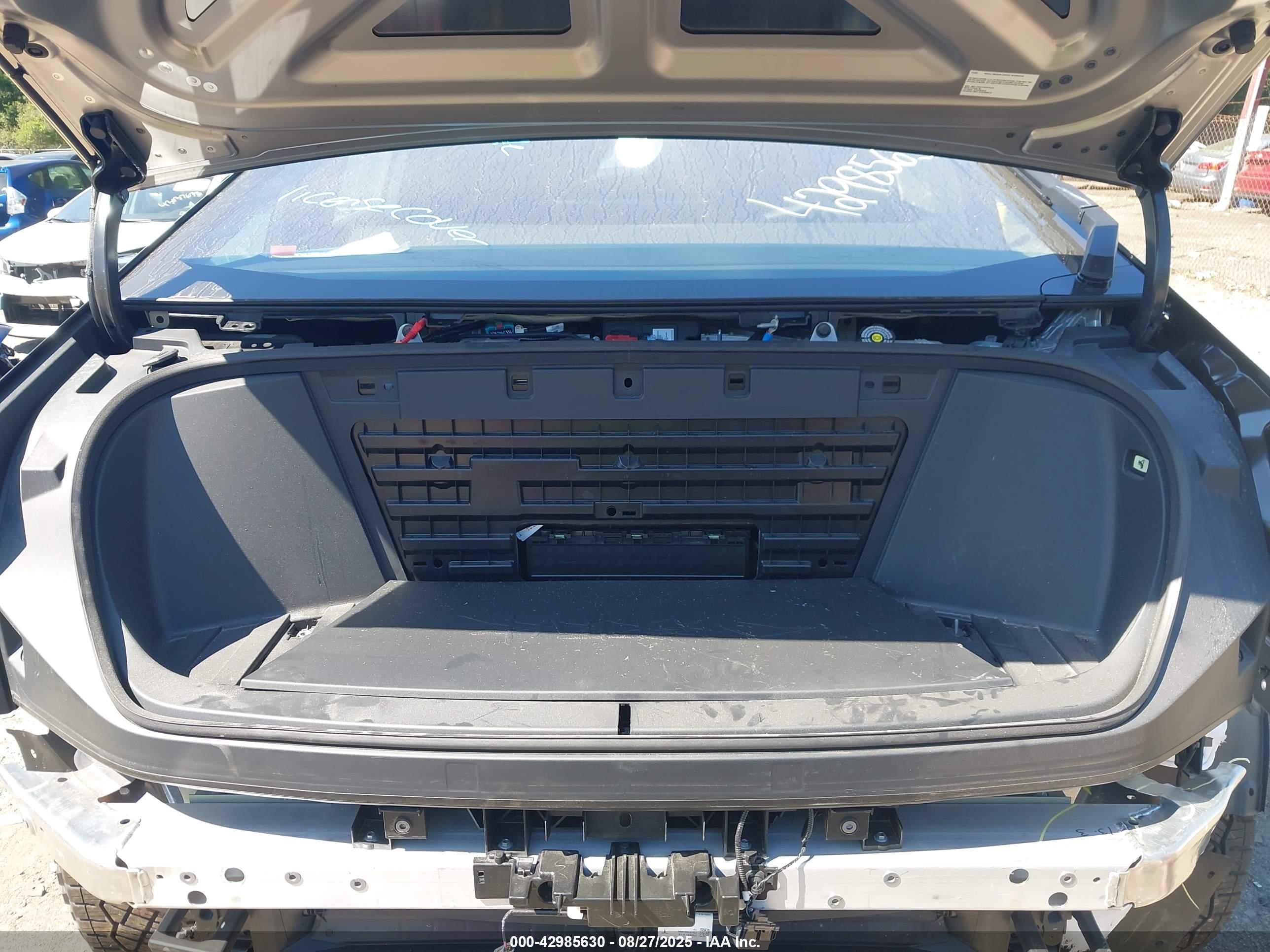 TESLA CYBERTRUCK image 10