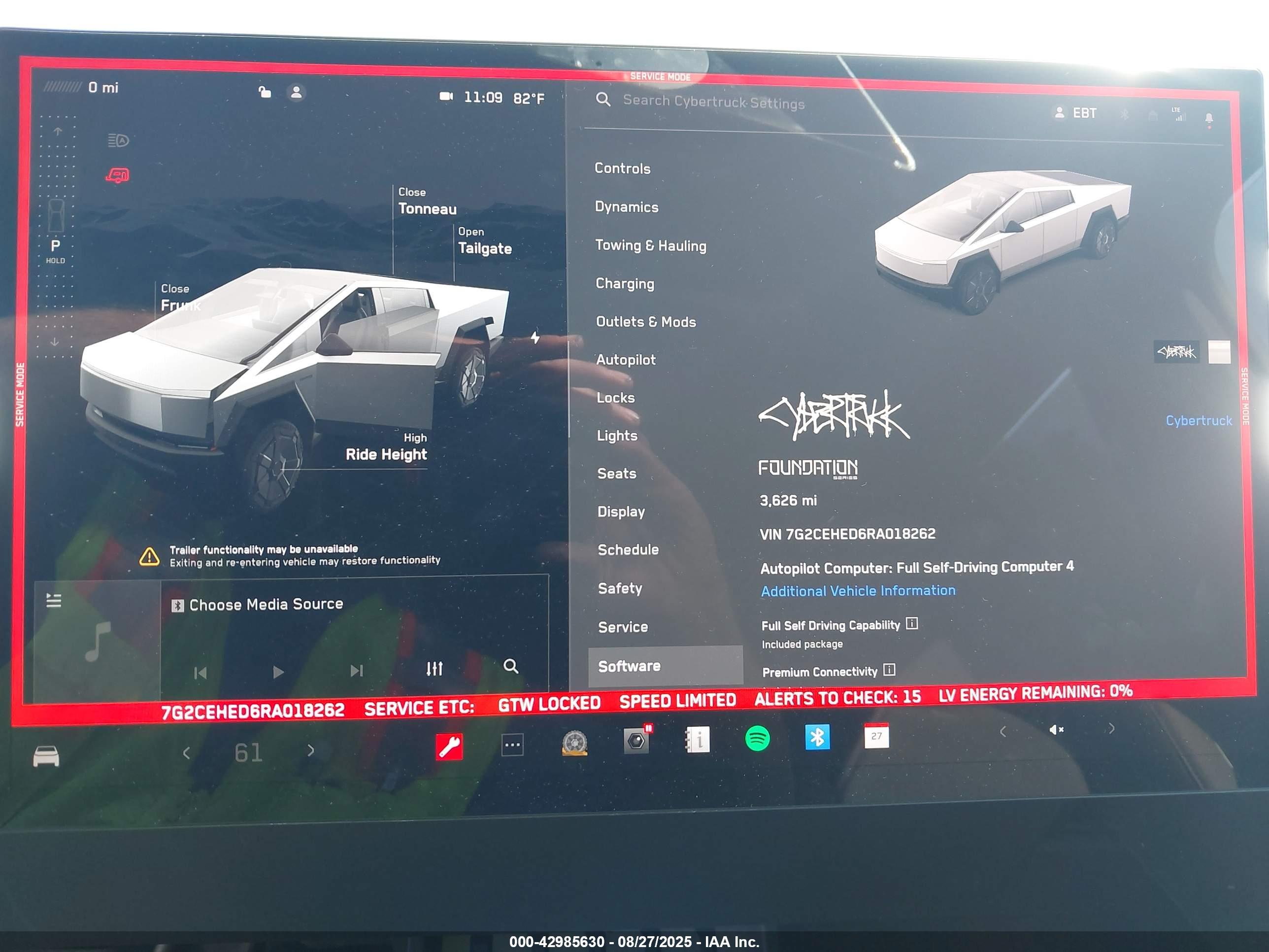 TESLA CYBERTRUCK image 7