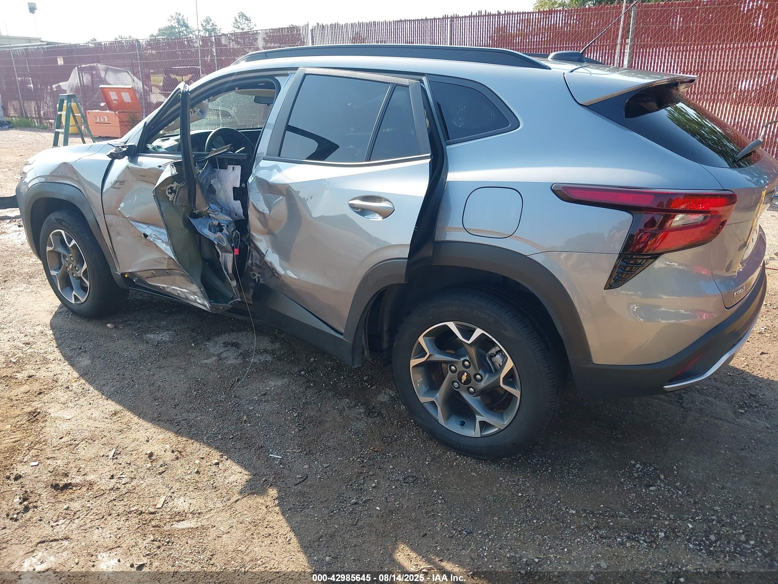CHEVROLET TRAX image 3