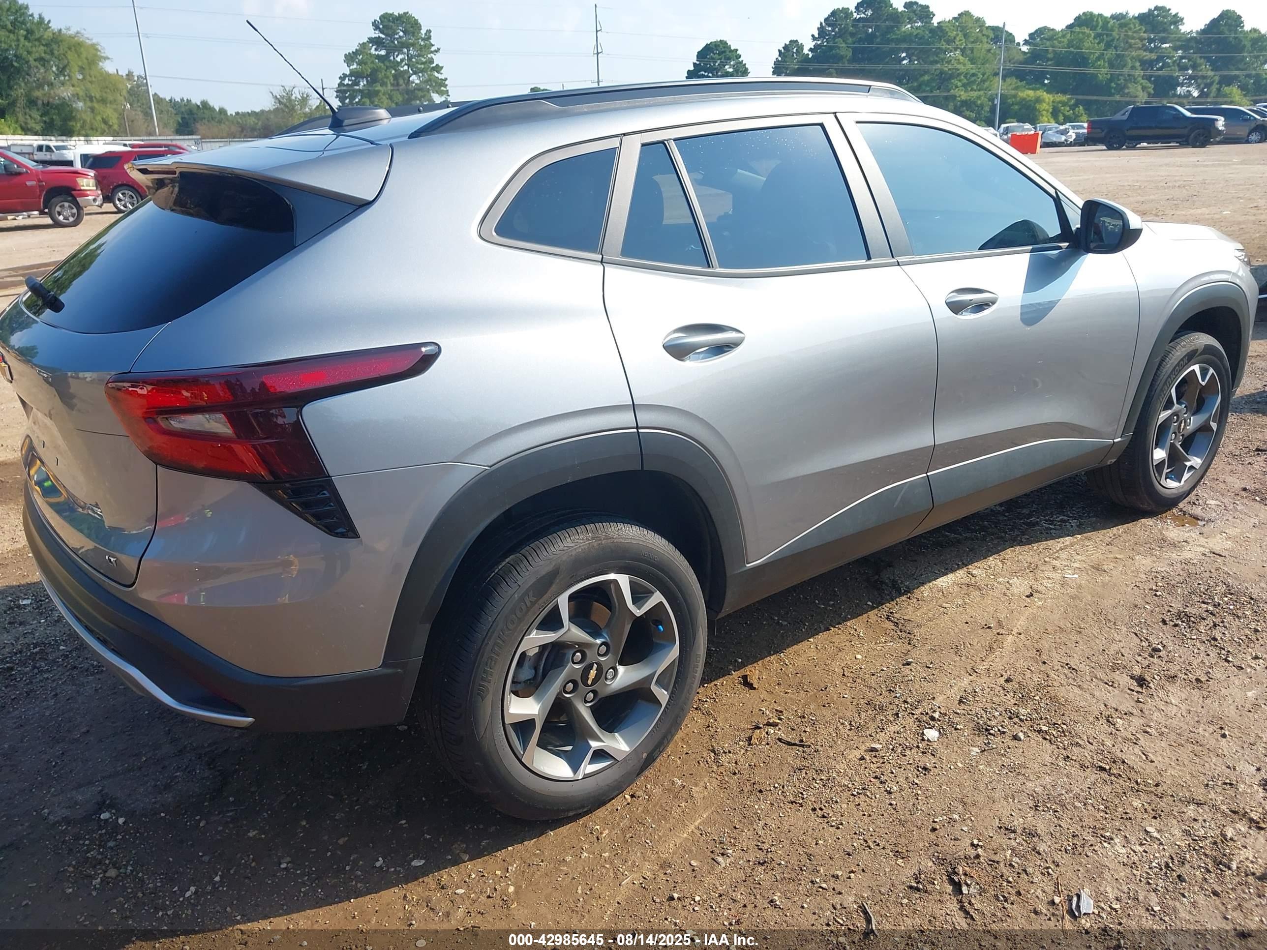 CHEVROLET TRAX image 4