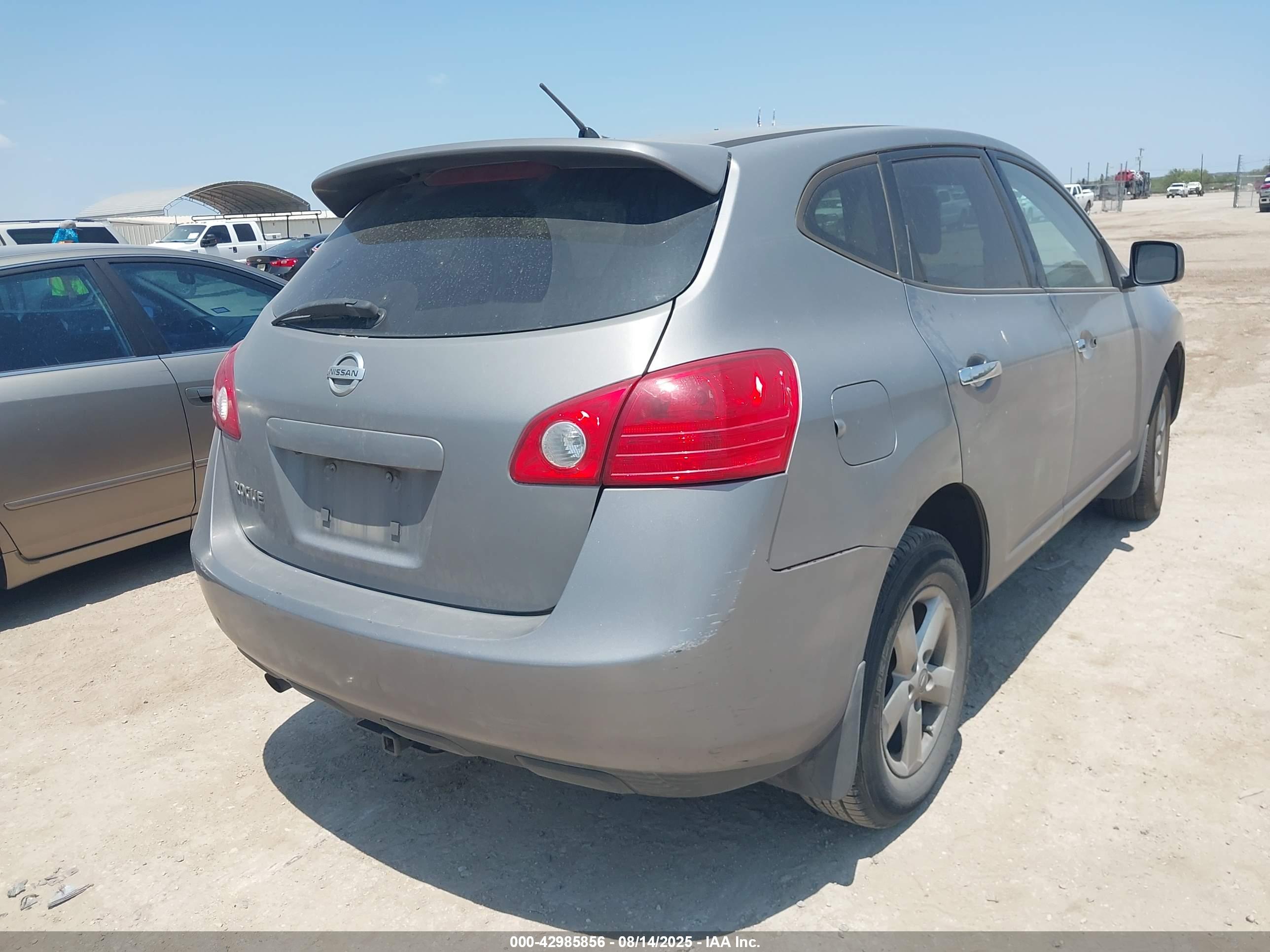 NISSAN ROGUE image 4