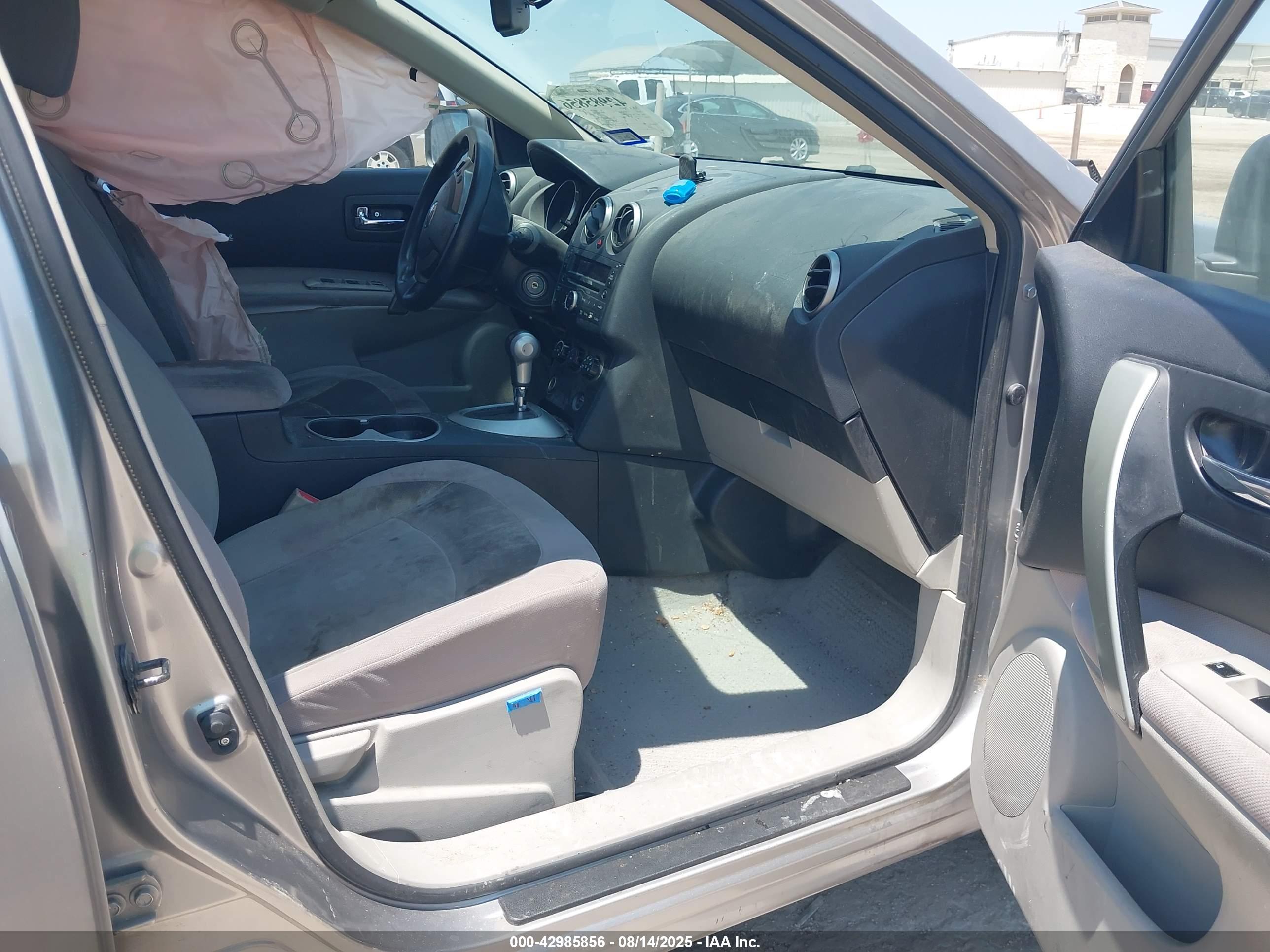 NISSAN ROGUE image 5