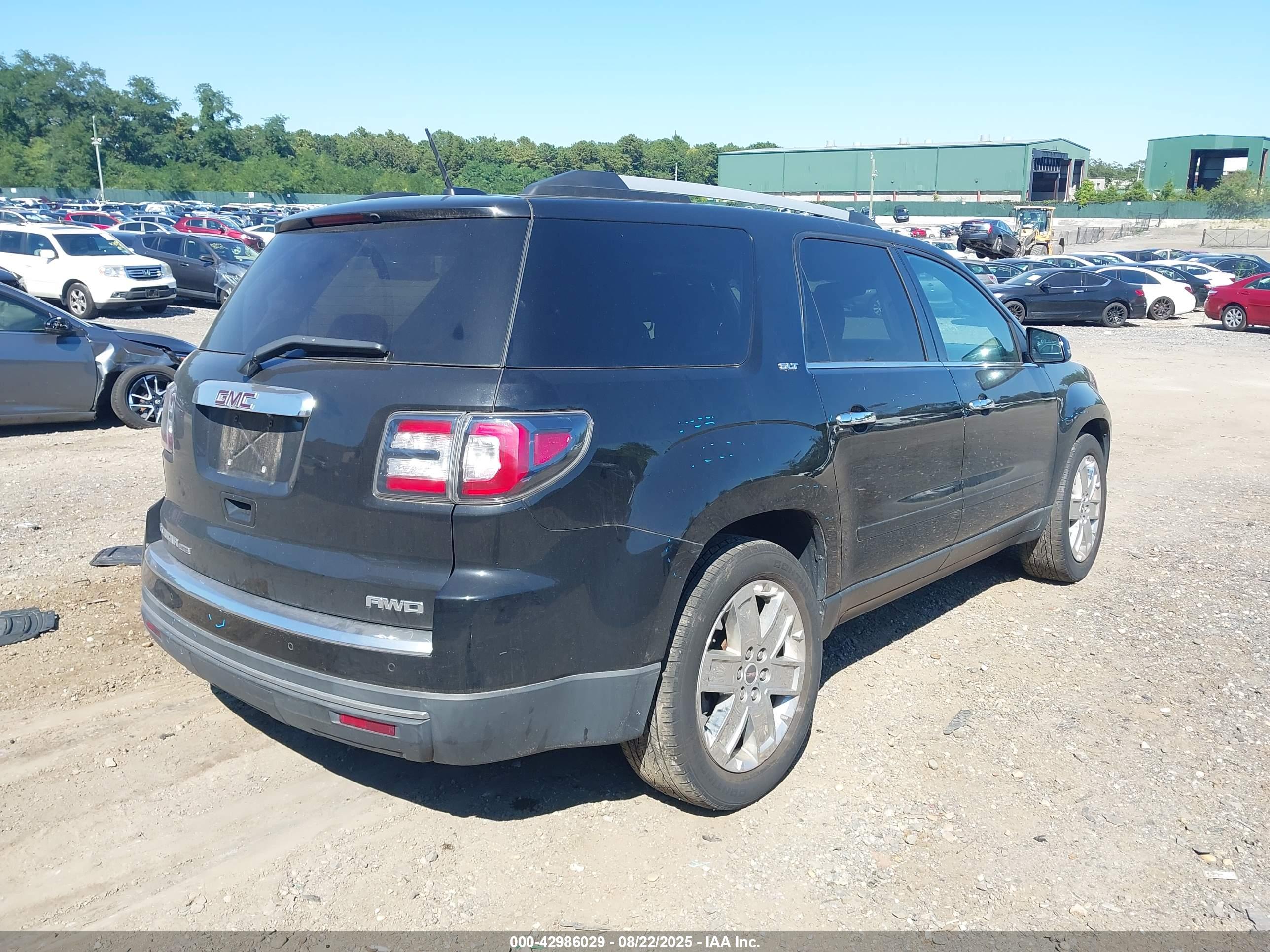 GMC ACADIA image 4