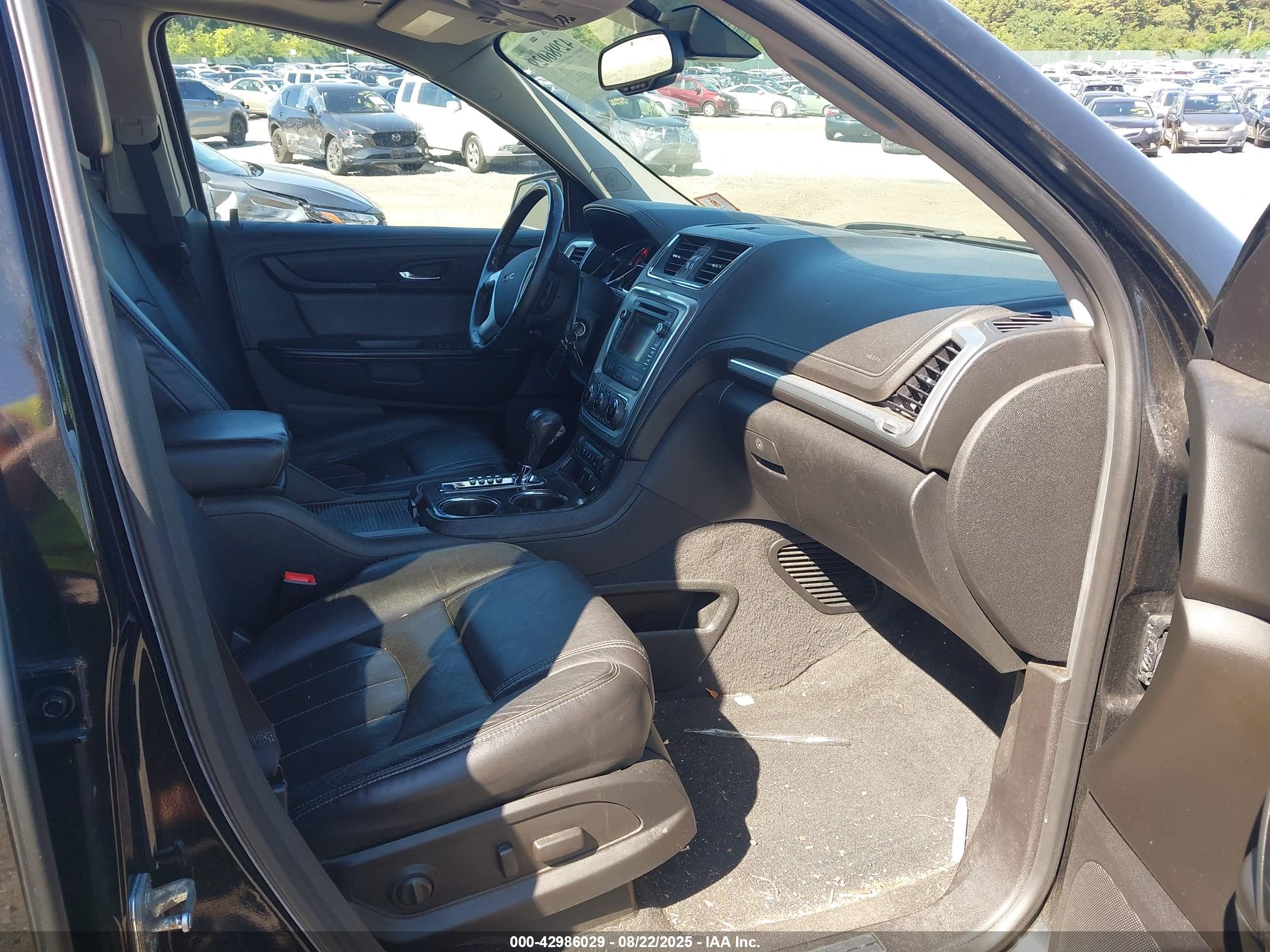 GMC ACADIA image 5