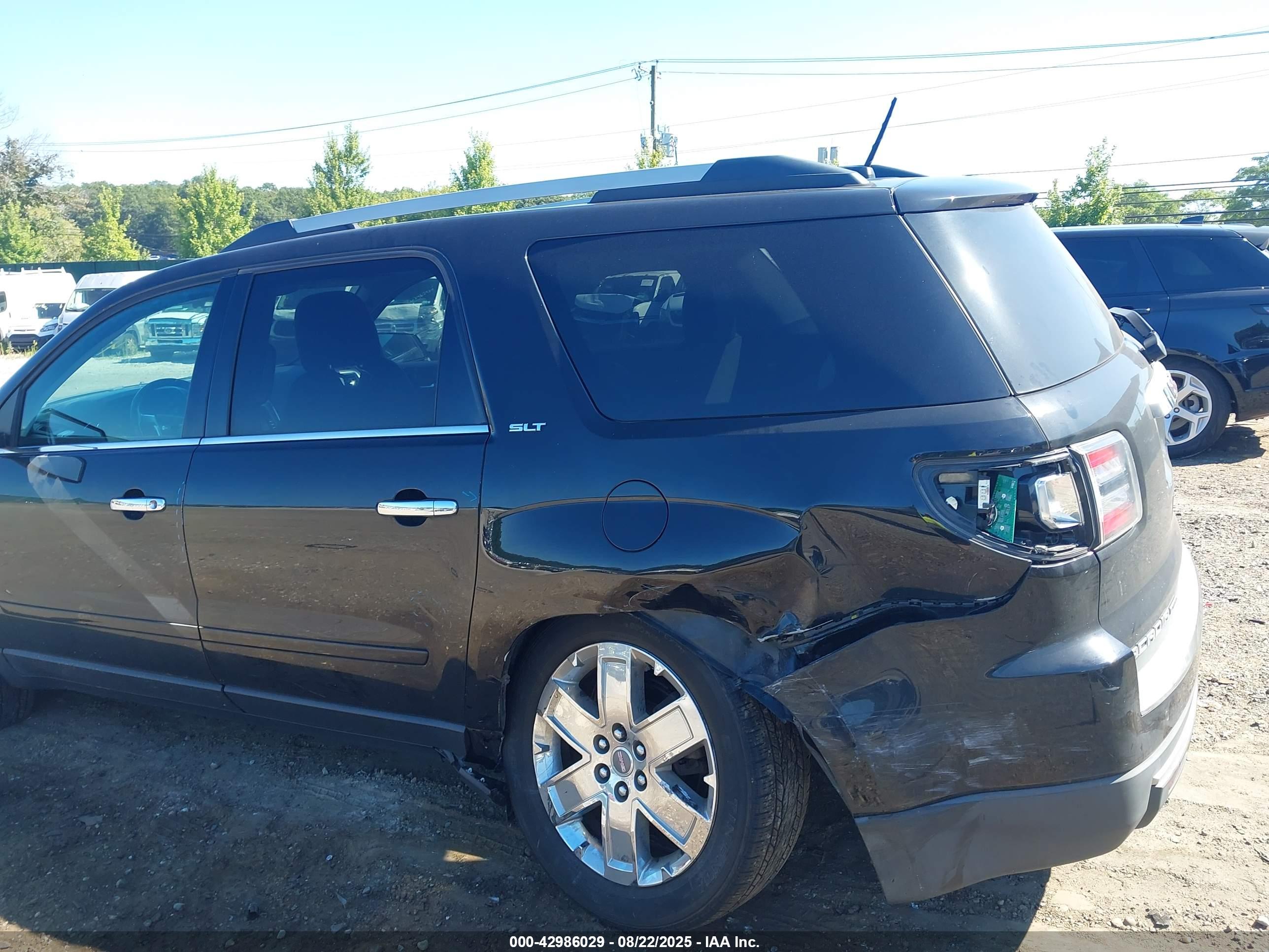 GMC ACADIA image 6