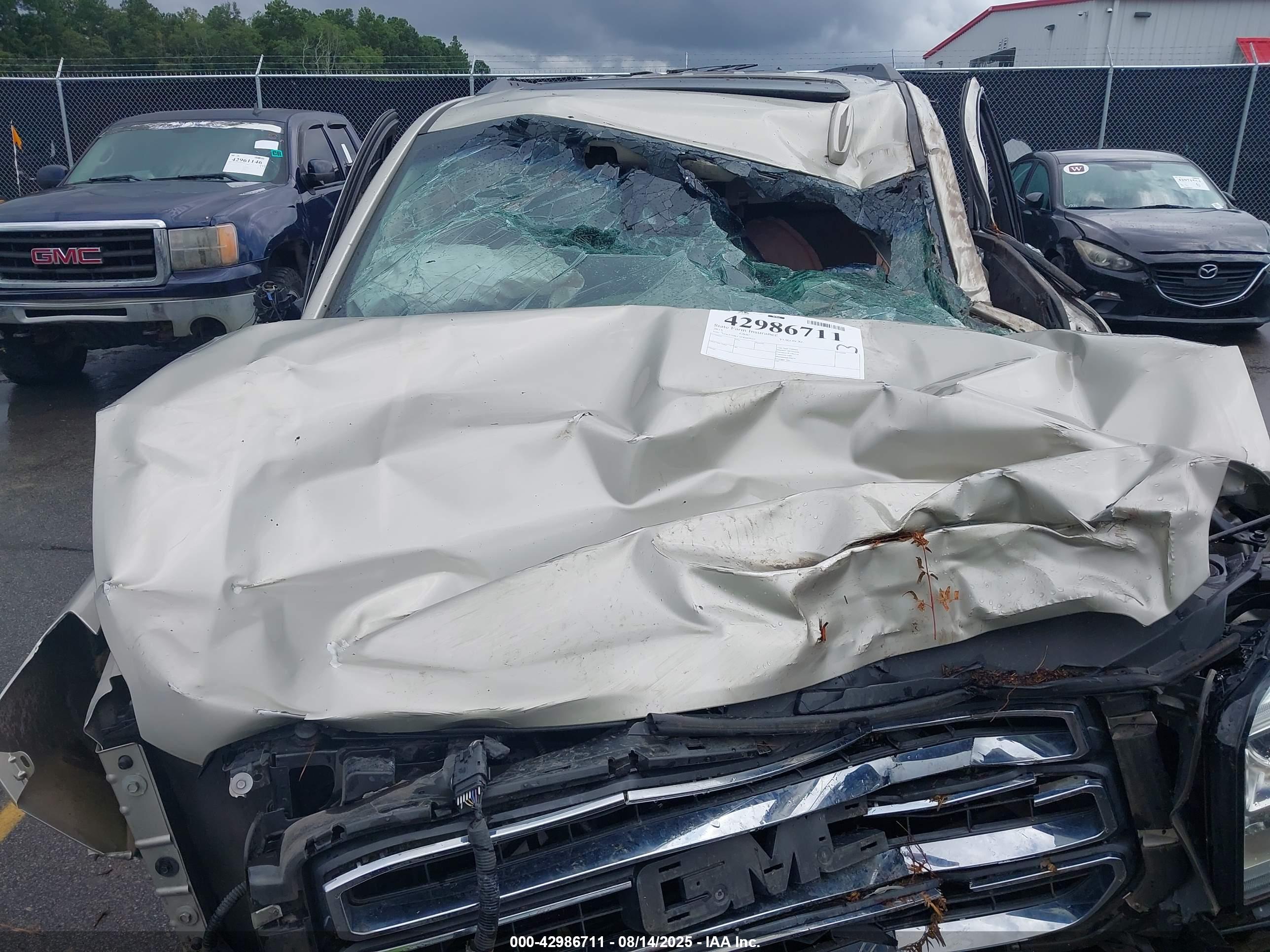 GMC YUKON image 10