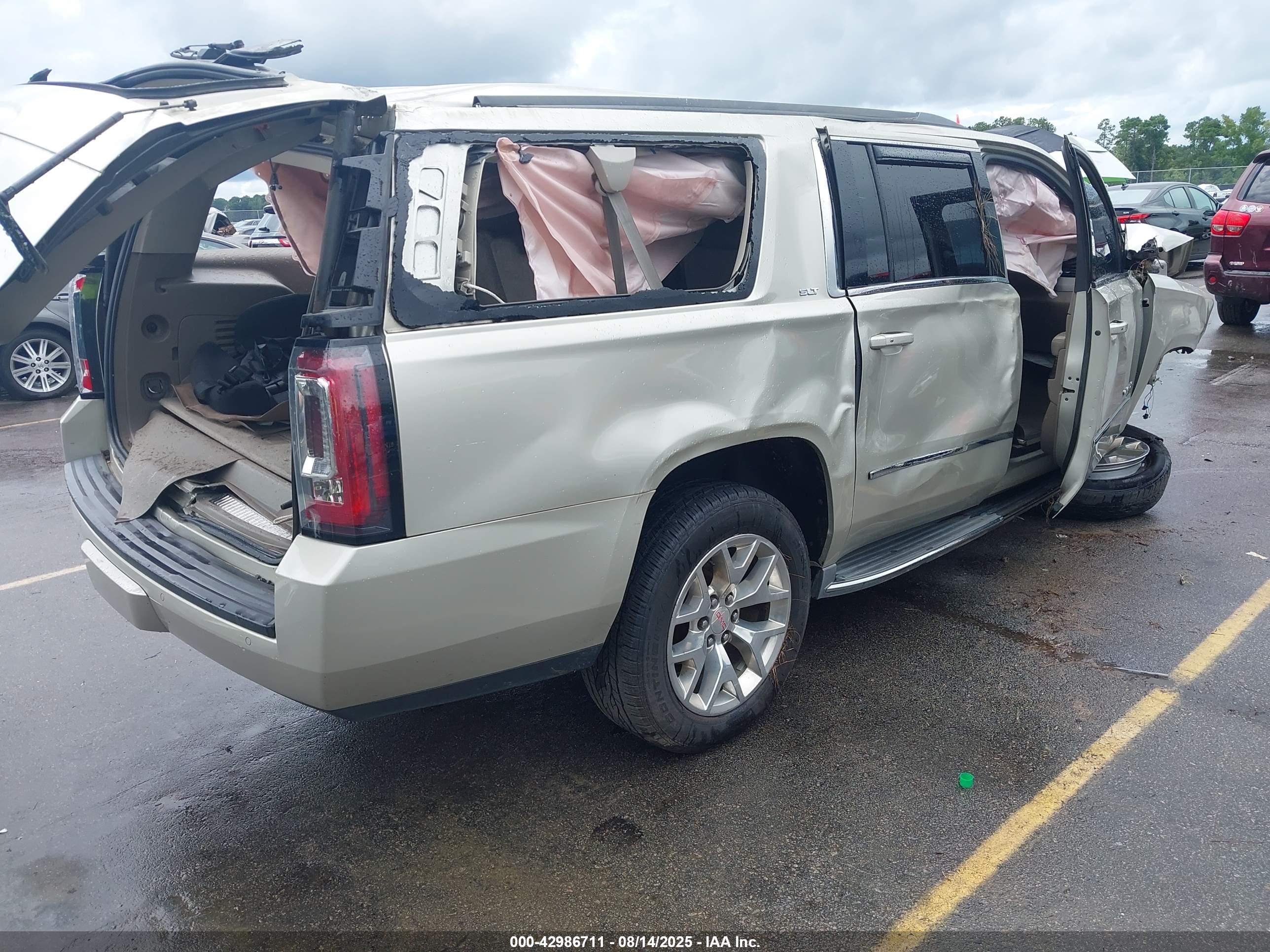 GMC YUKON image 4