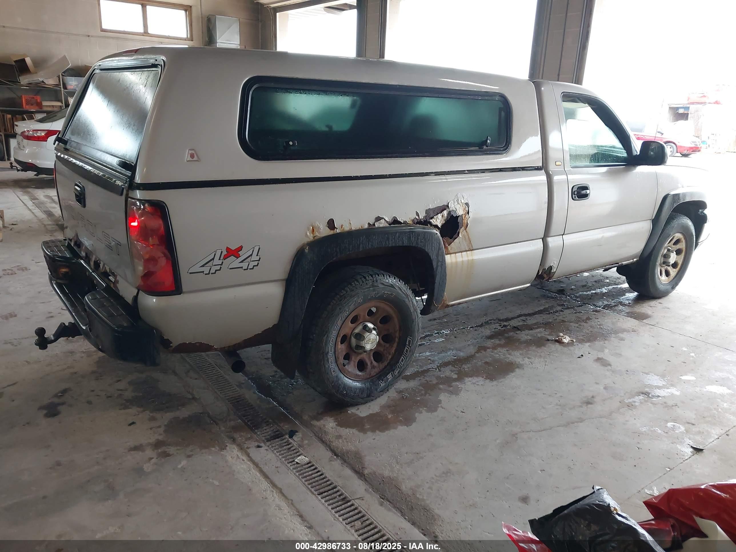 CHEVROLET SILVERADO image 4
