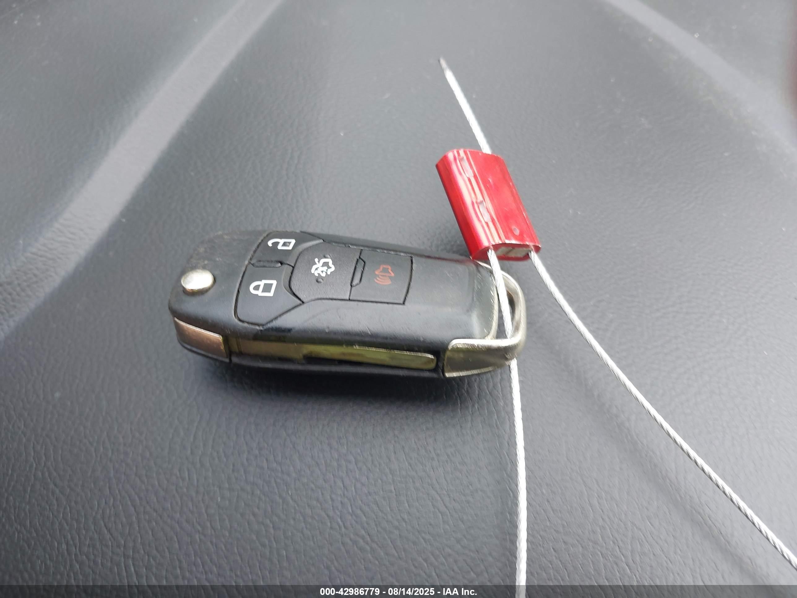 FORD FUSION image 11